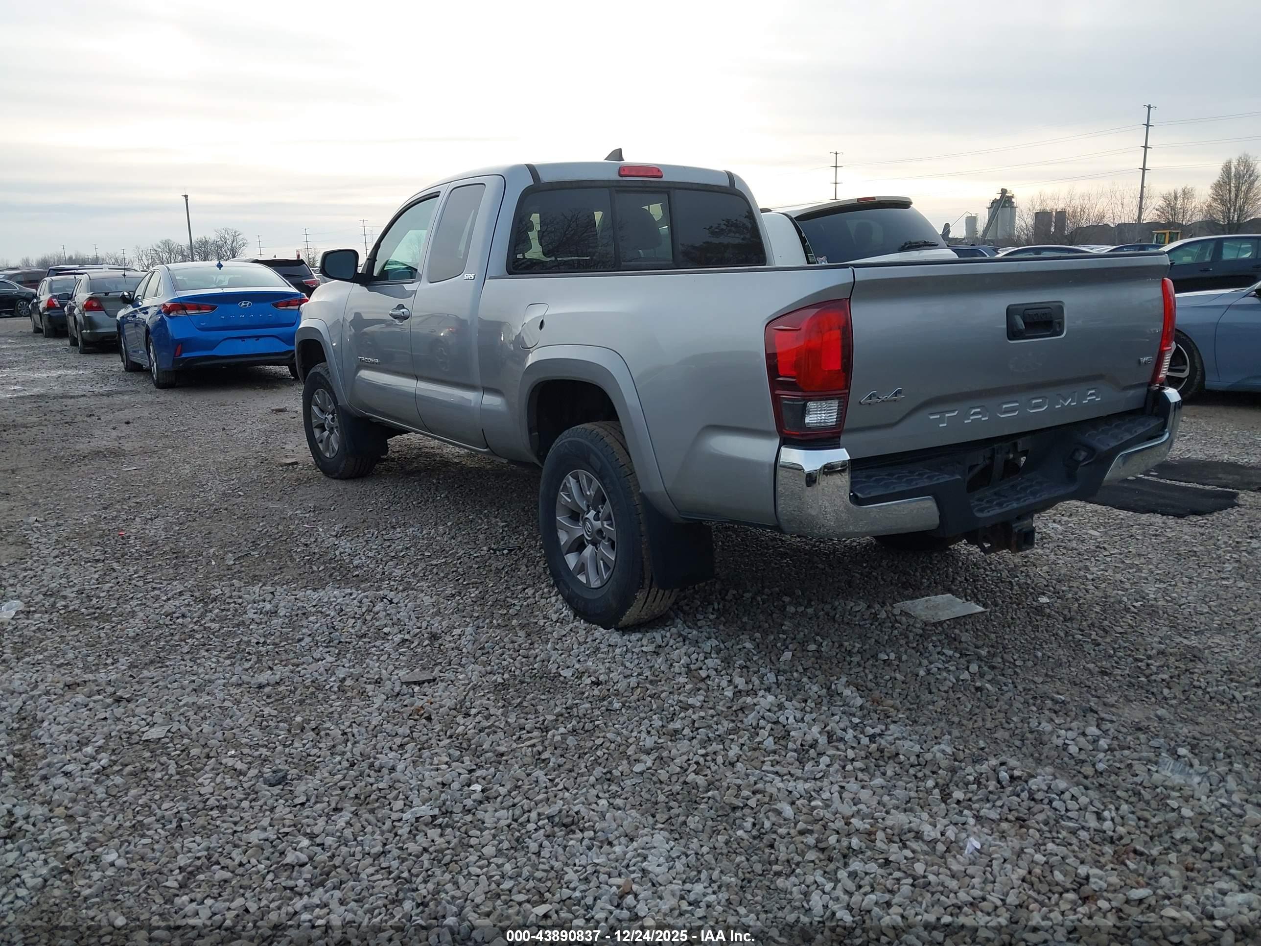 TOYOTA TACOMA image 3