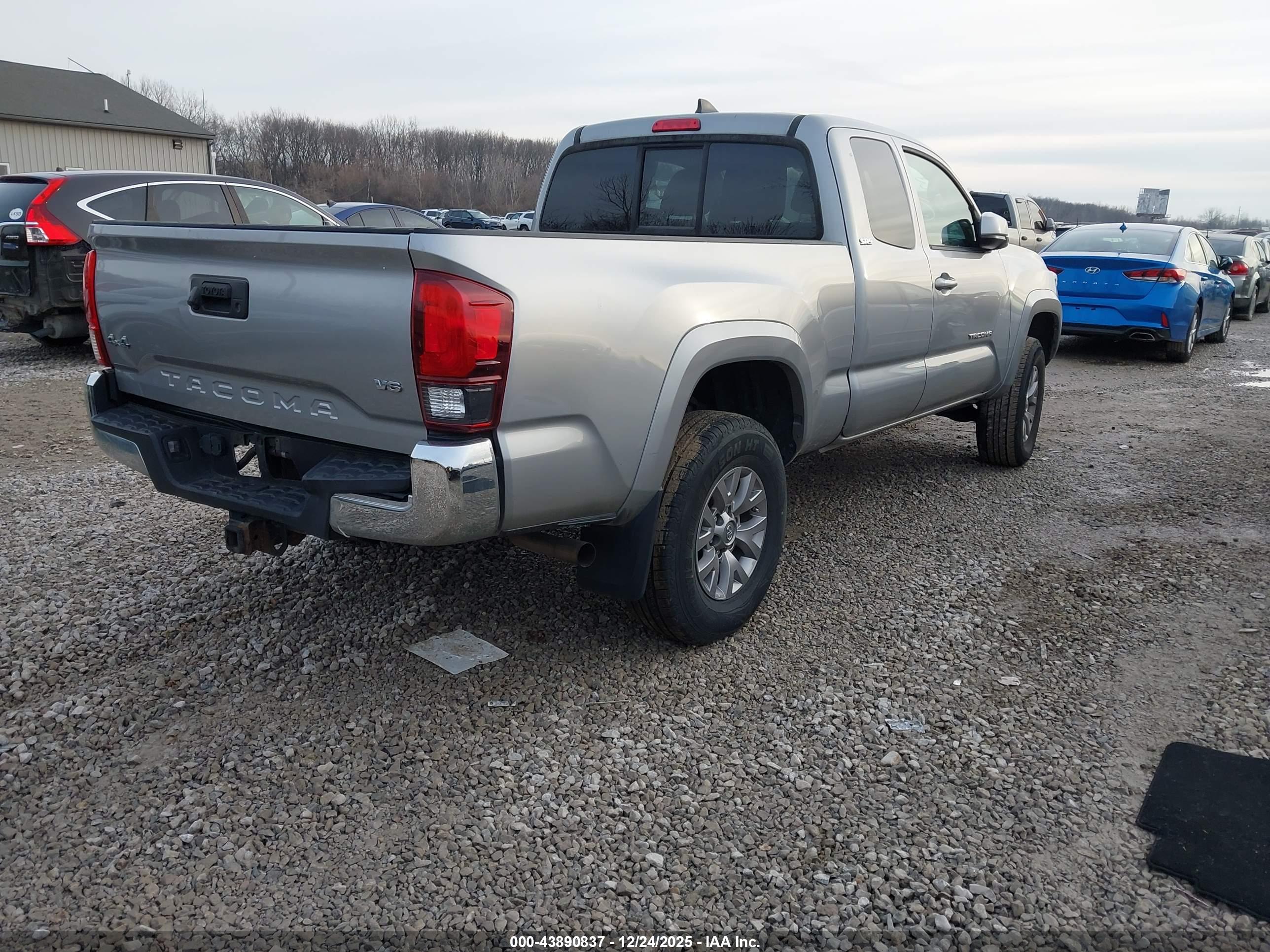 TOYOTA TACOMA image 4