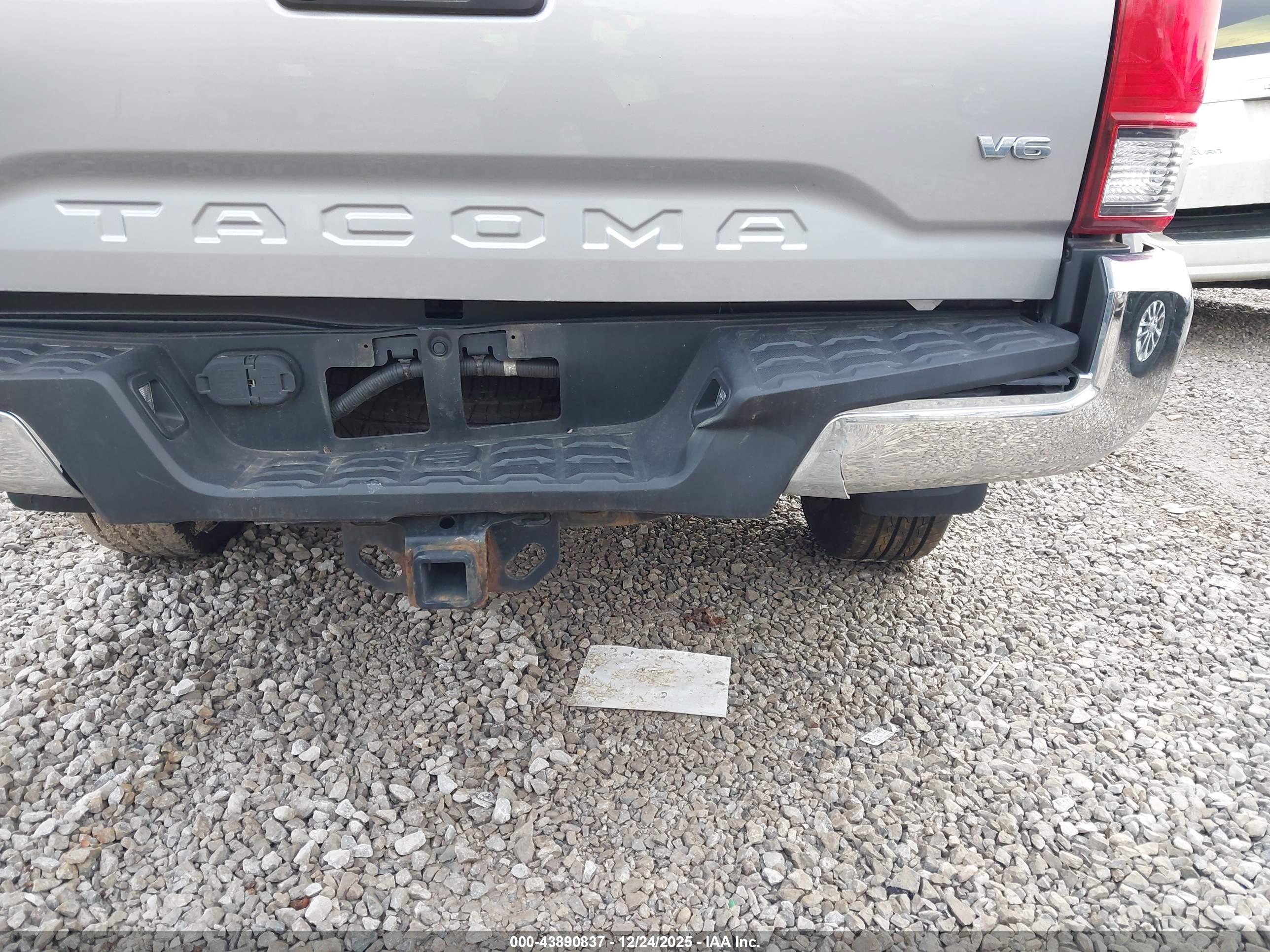 TOYOTA TACOMA image 6