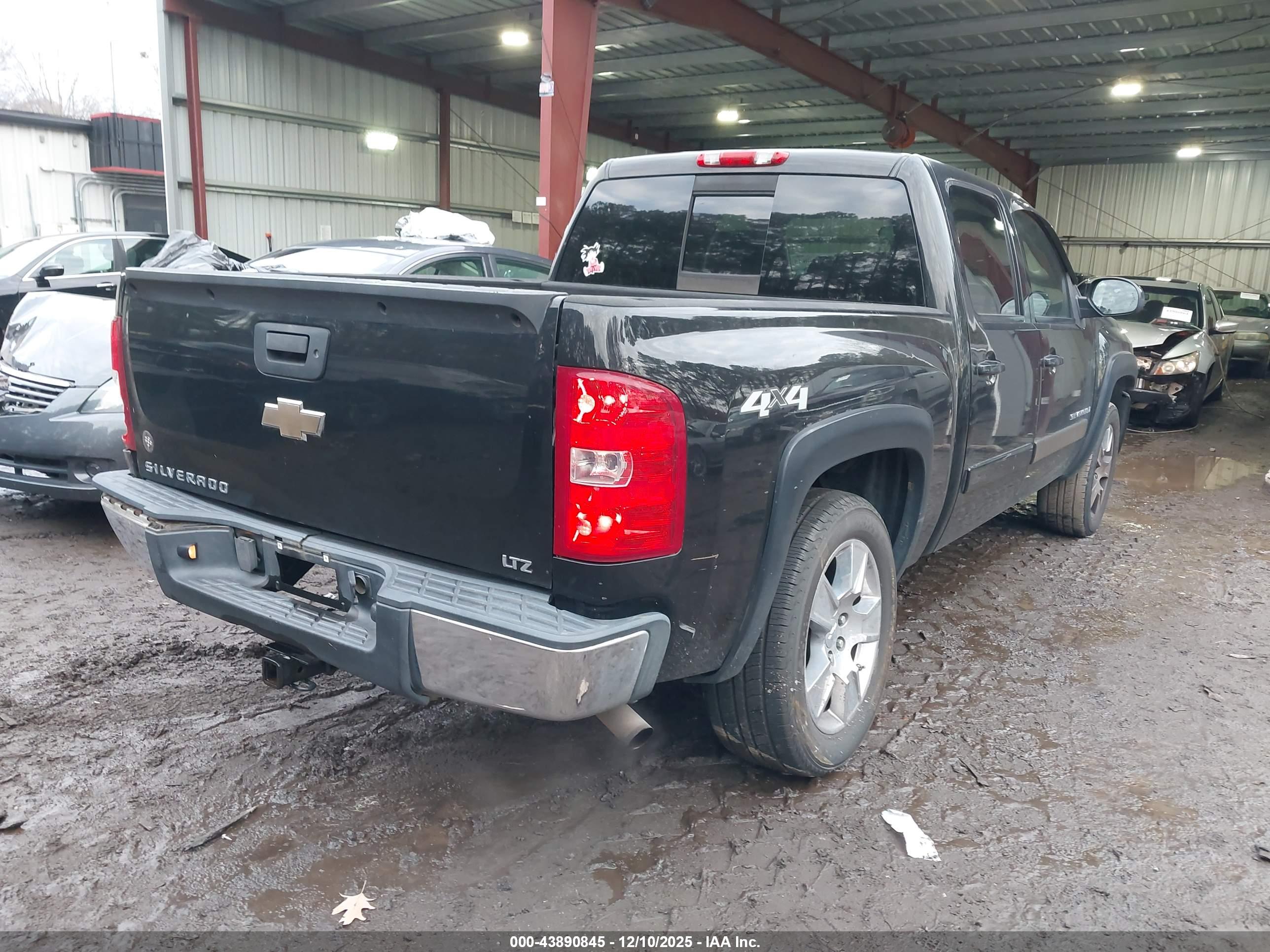 CHEVROLET SILVERADO image 4