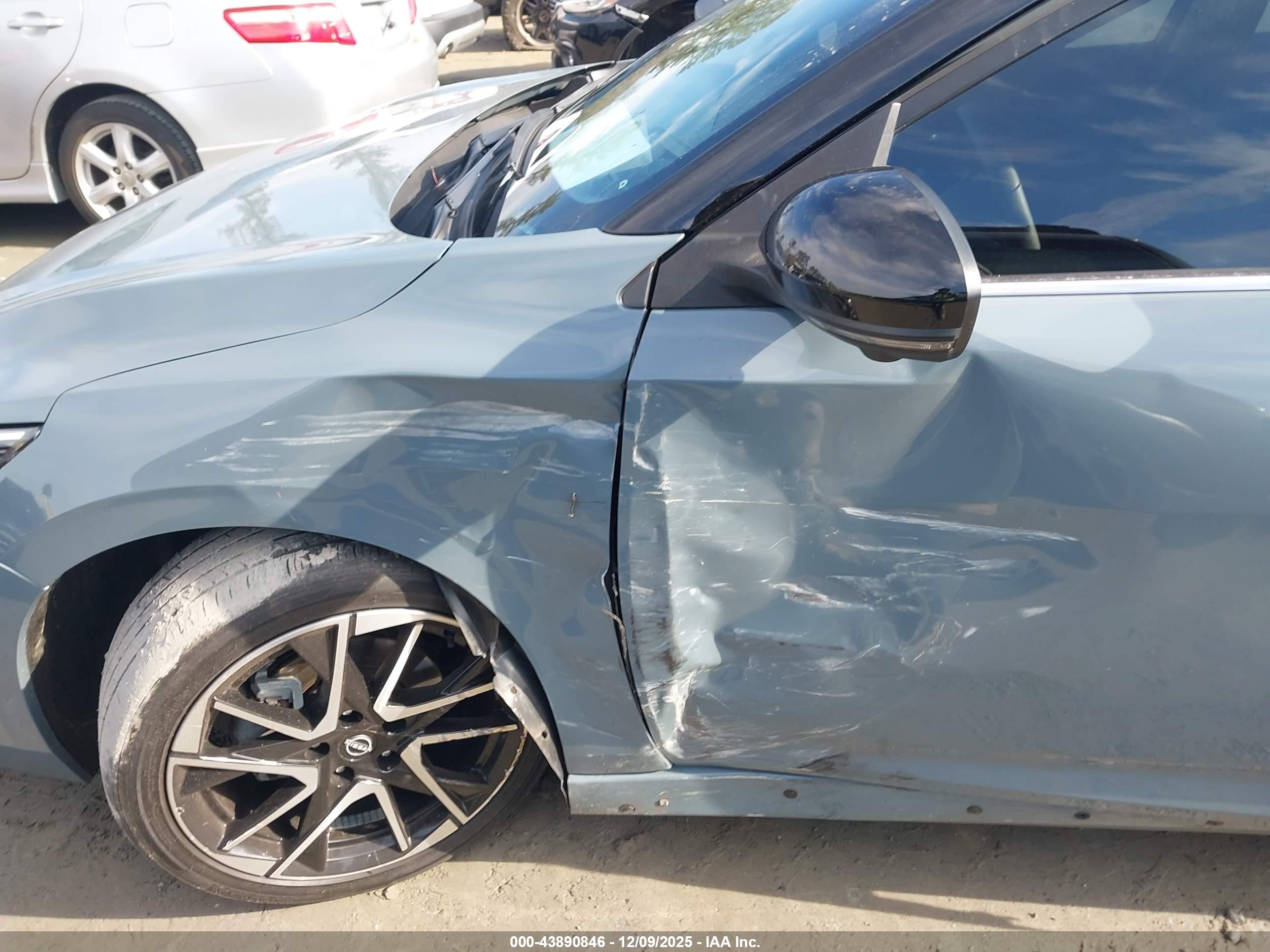 NISSAN SENTRA image 6