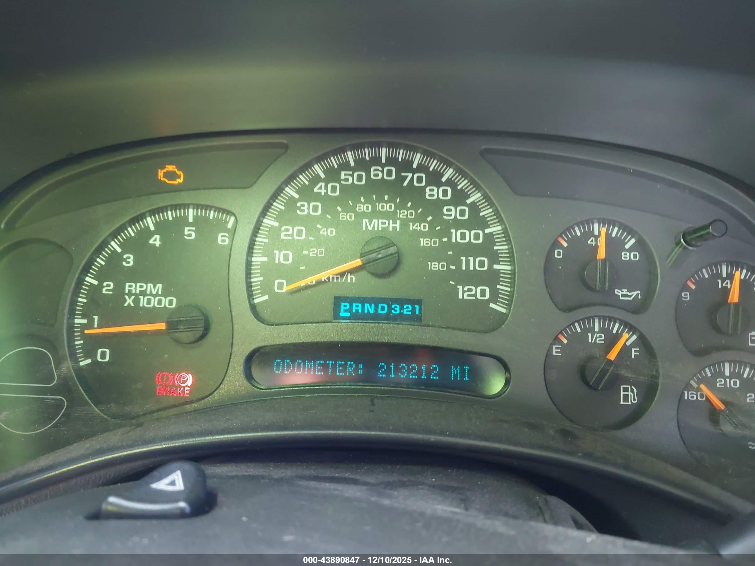 CHEVROLET SILVERADO image 7
