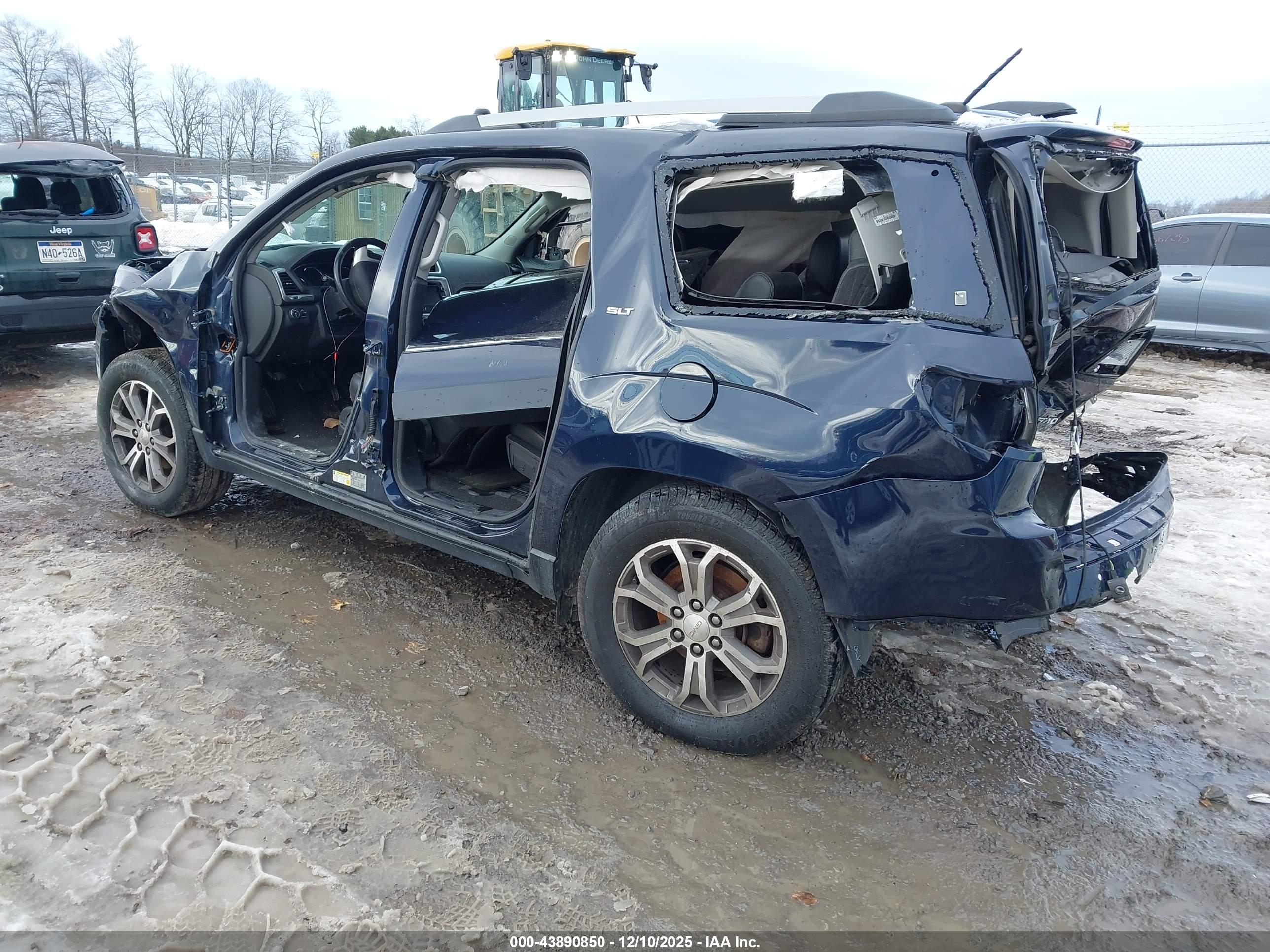 GMC ACADIA image 3