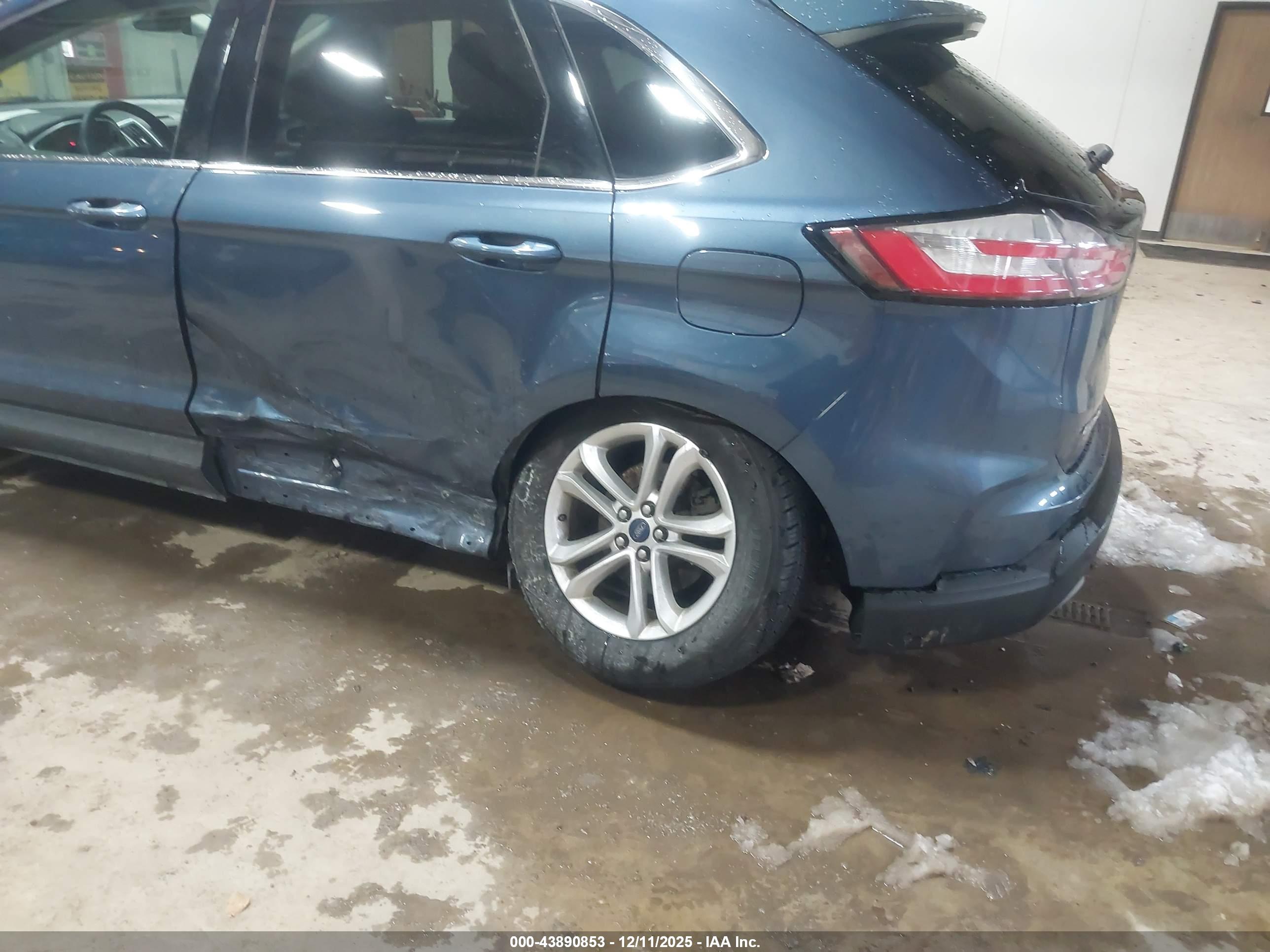 FORD EDGE image 6