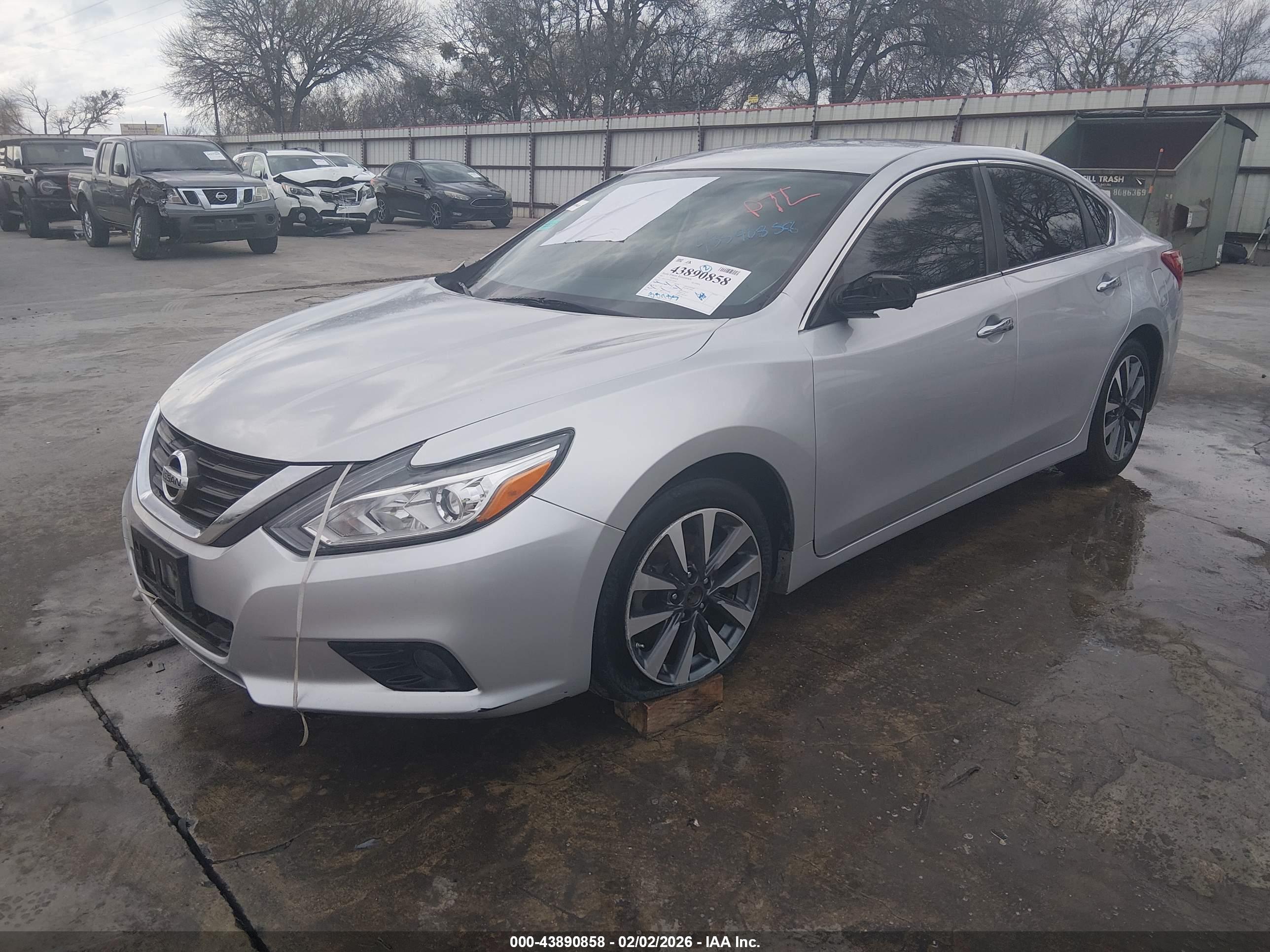 NISSAN ALTIMA image 2