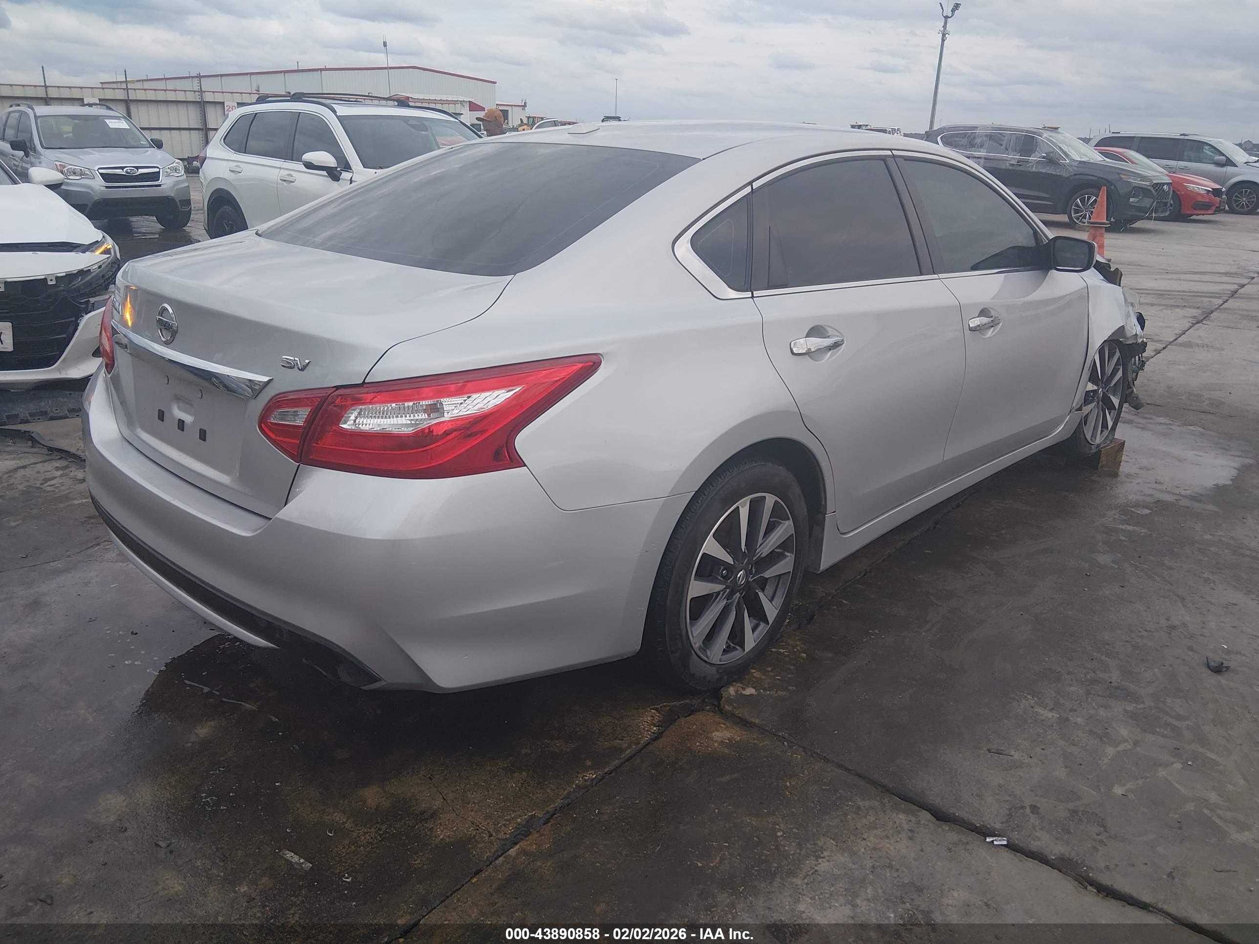 NISSAN ALTIMA image 4