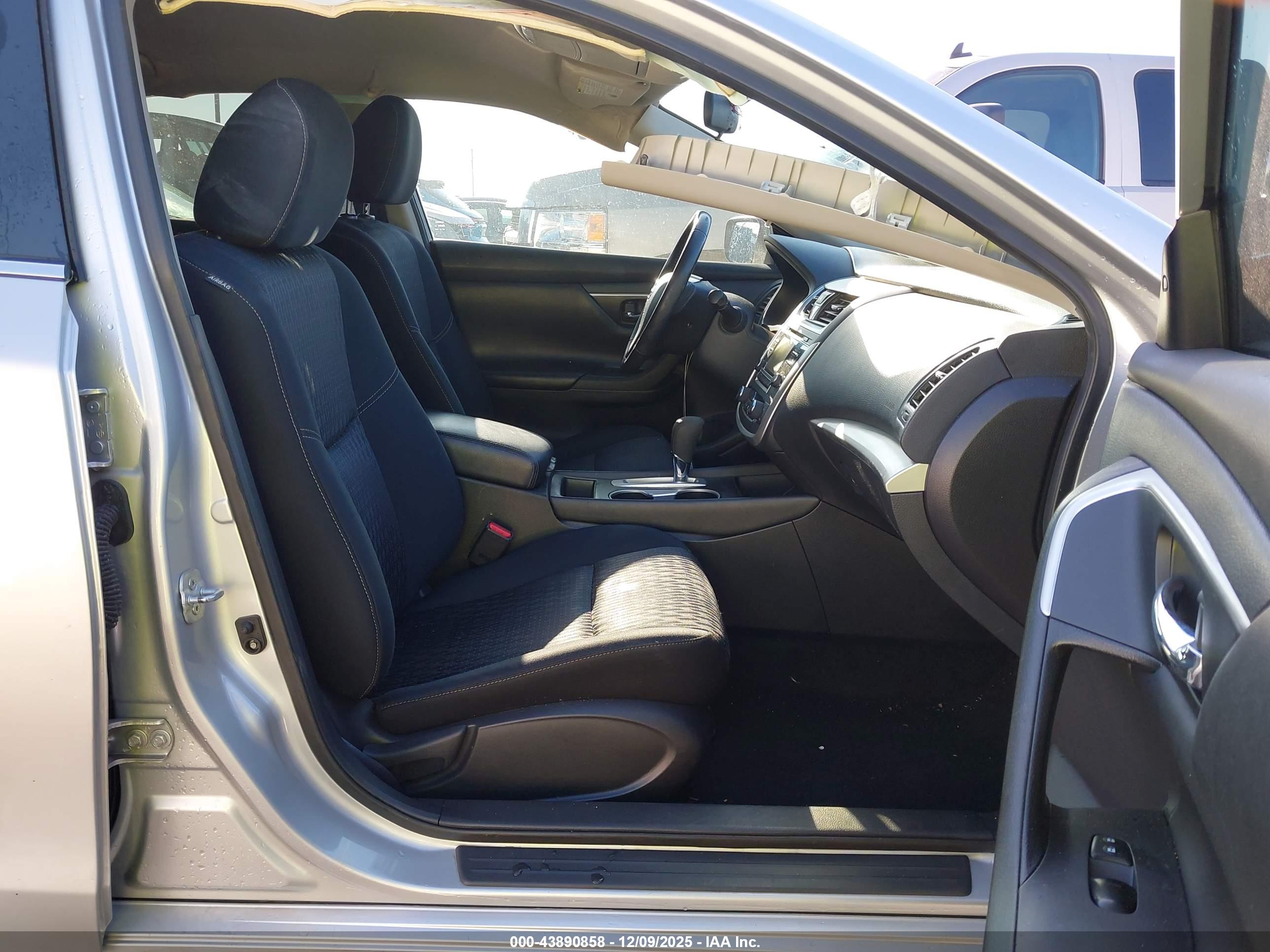 NISSAN ALTIMA image 5