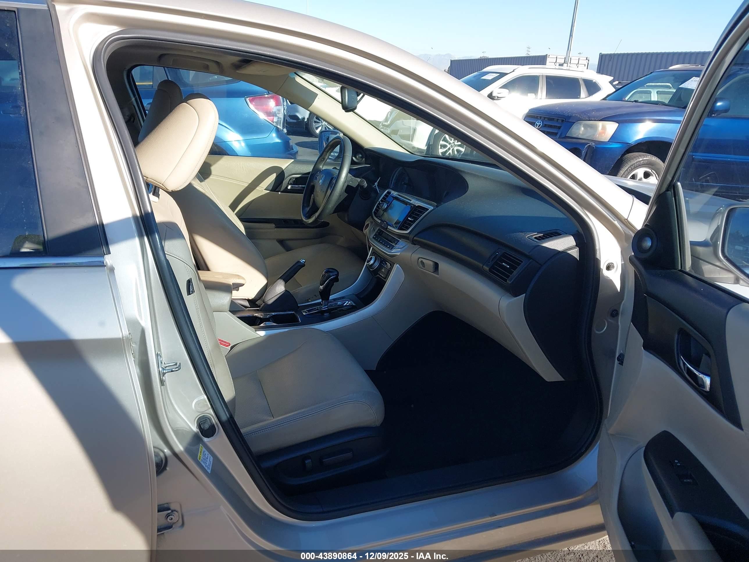 HONDA ACCORD image 5
