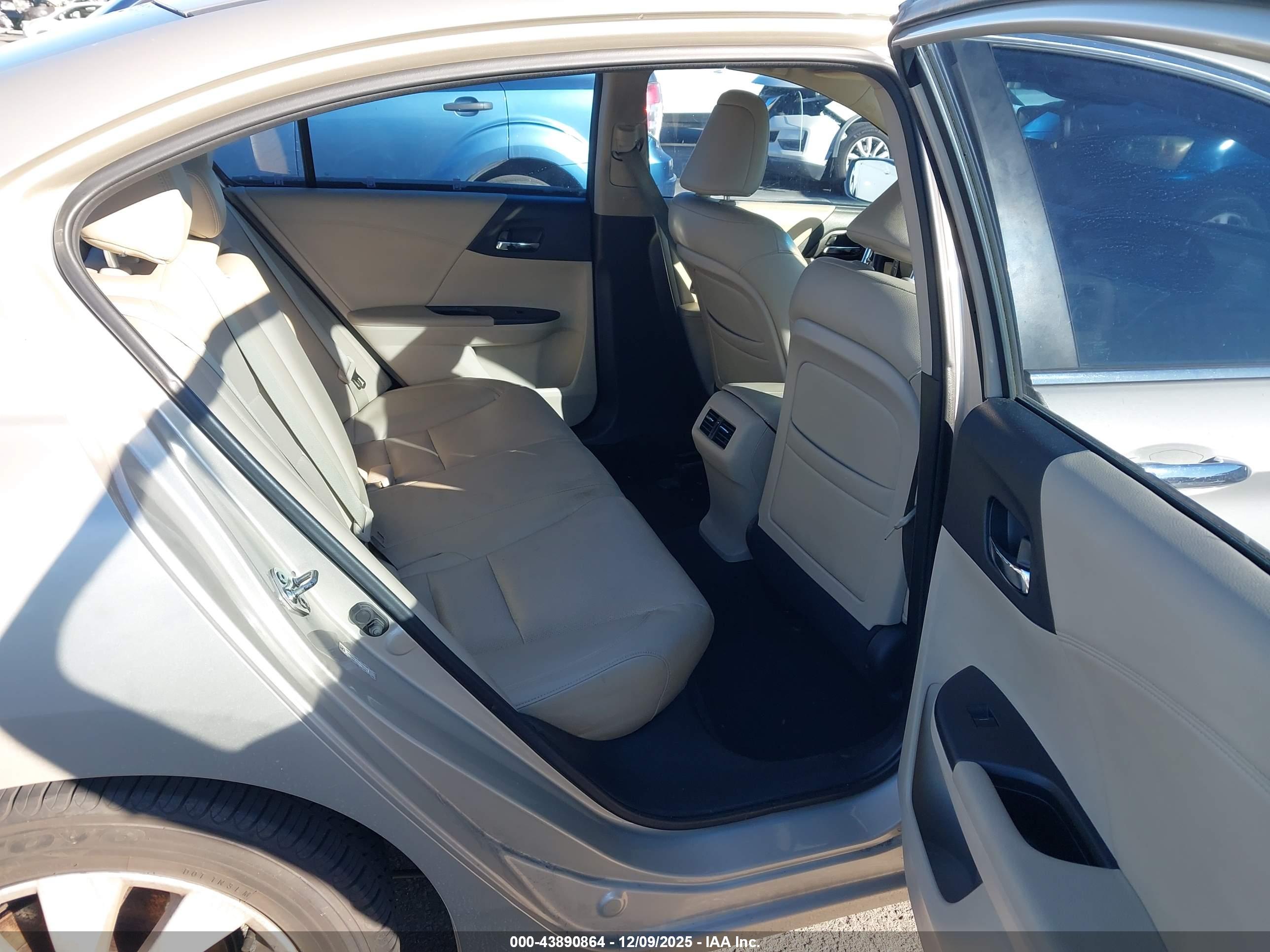 HONDA ACCORD image 8