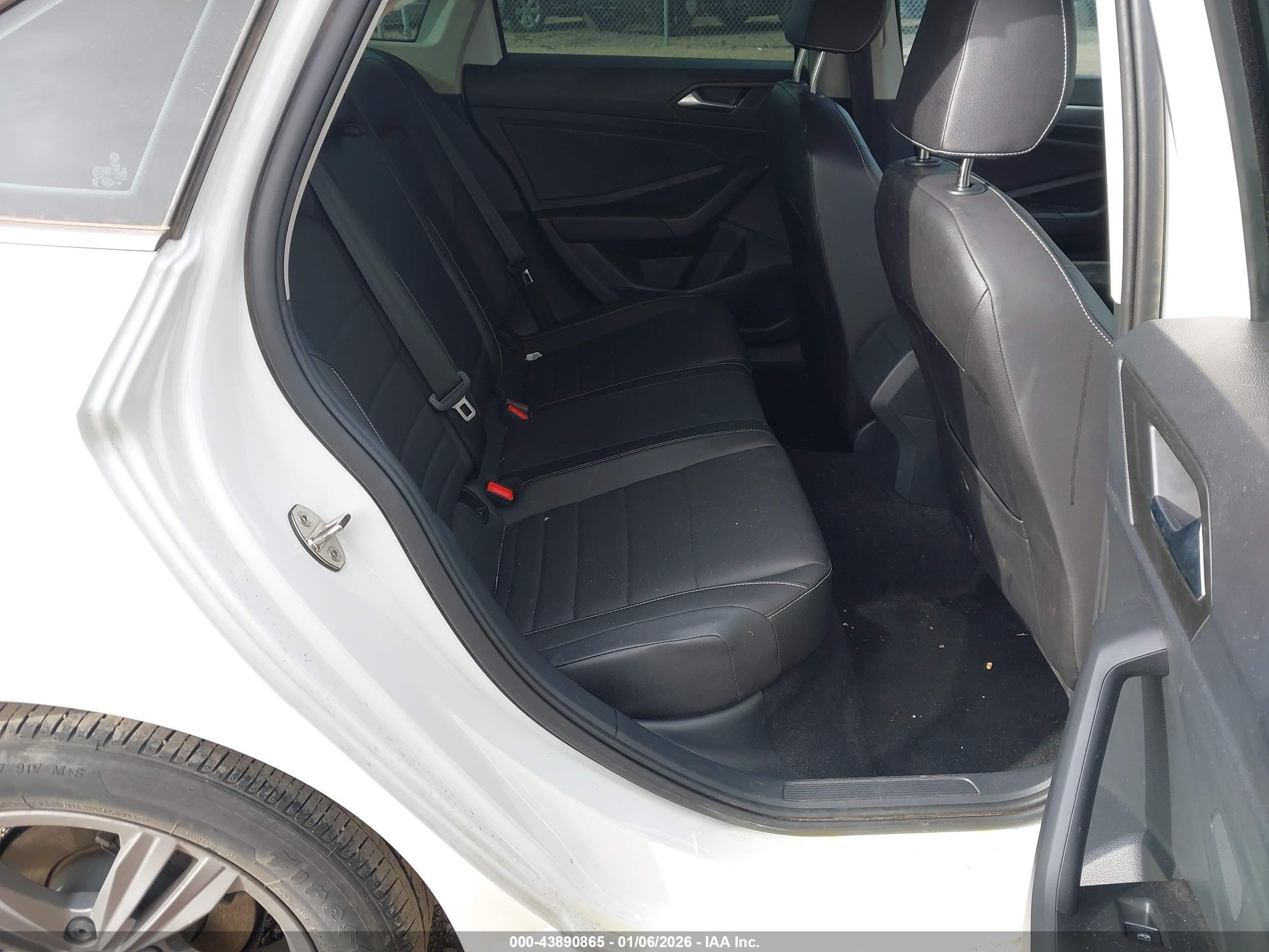 VOLKSWAGEN JETTA image 8