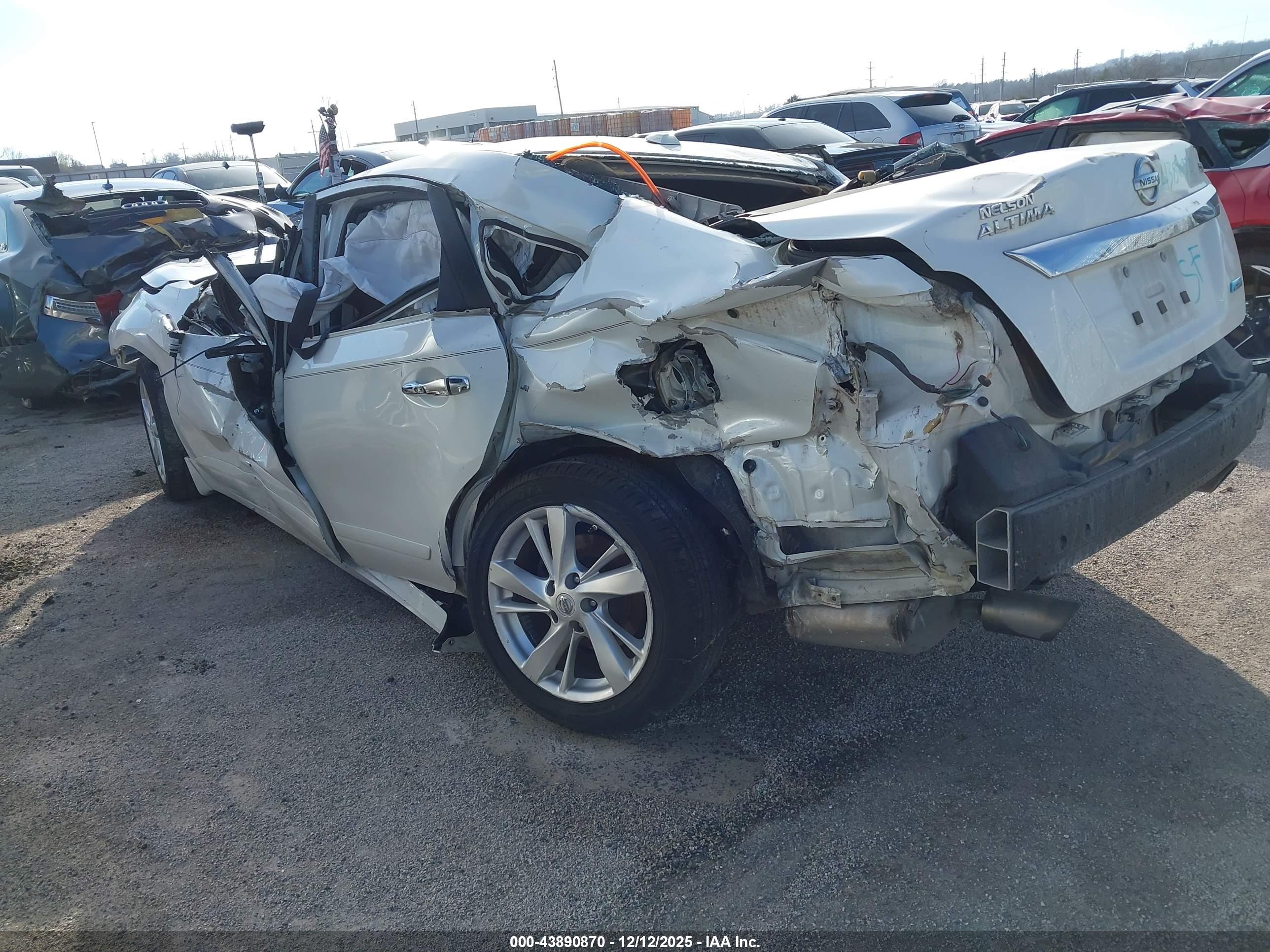 NISSAN ALTIMA image 3