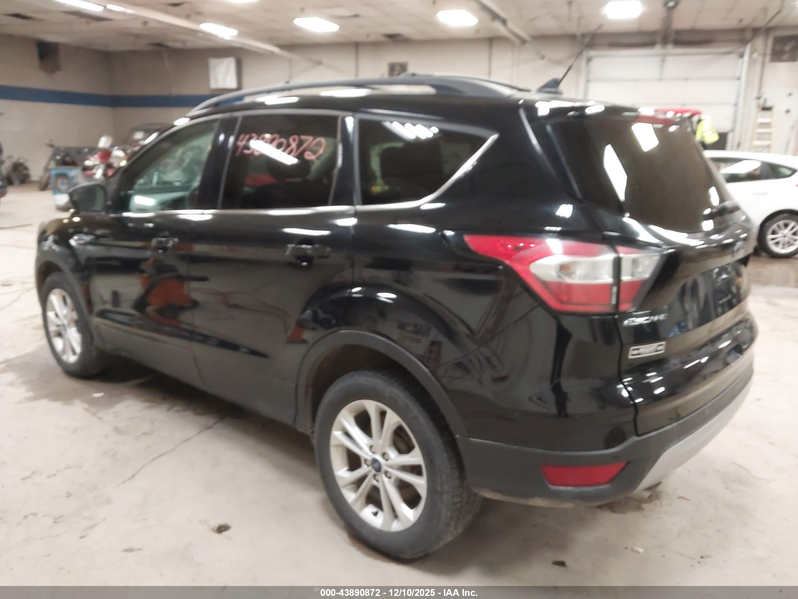 FORD ESCAPE image 3