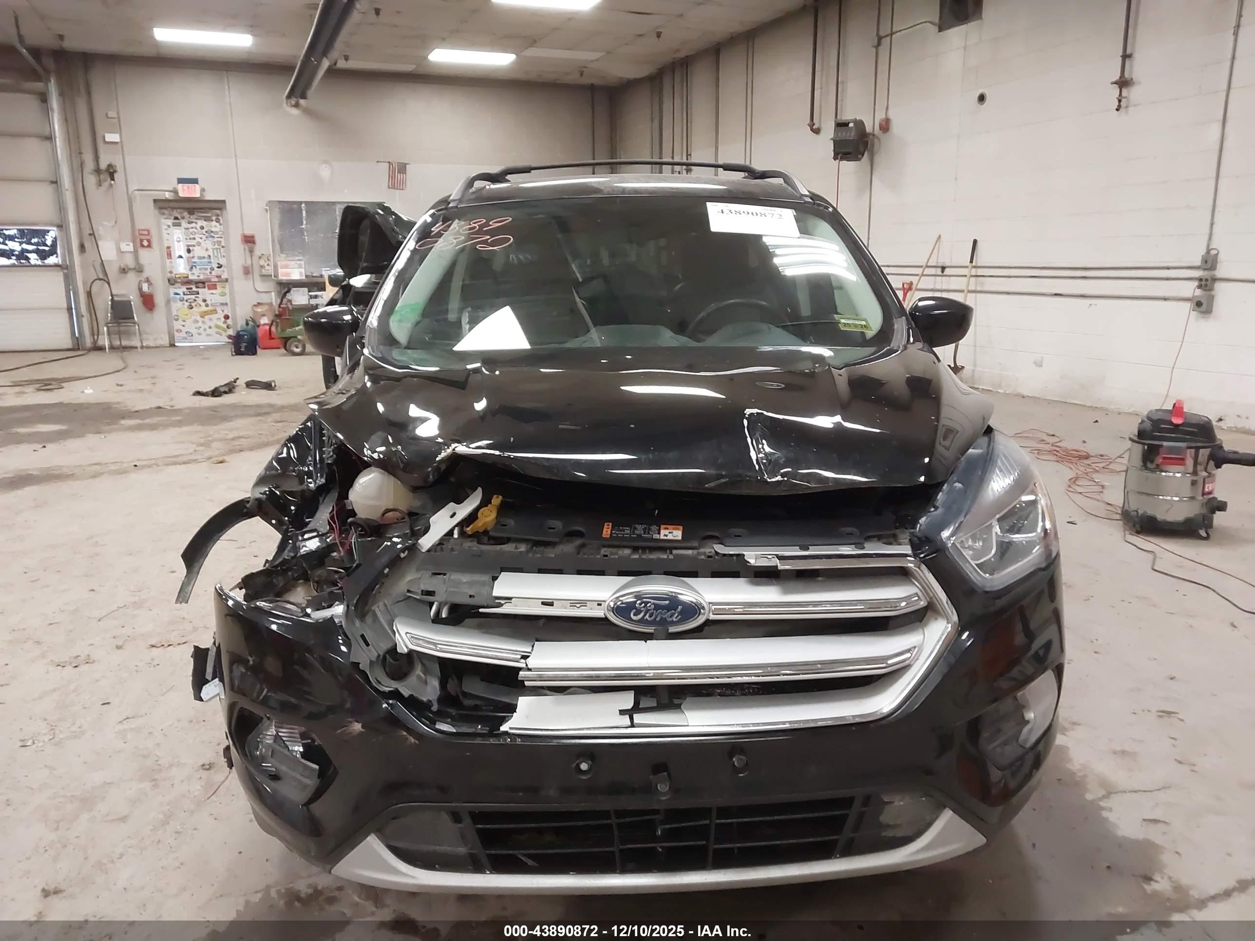 FORD ESCAPE image 6