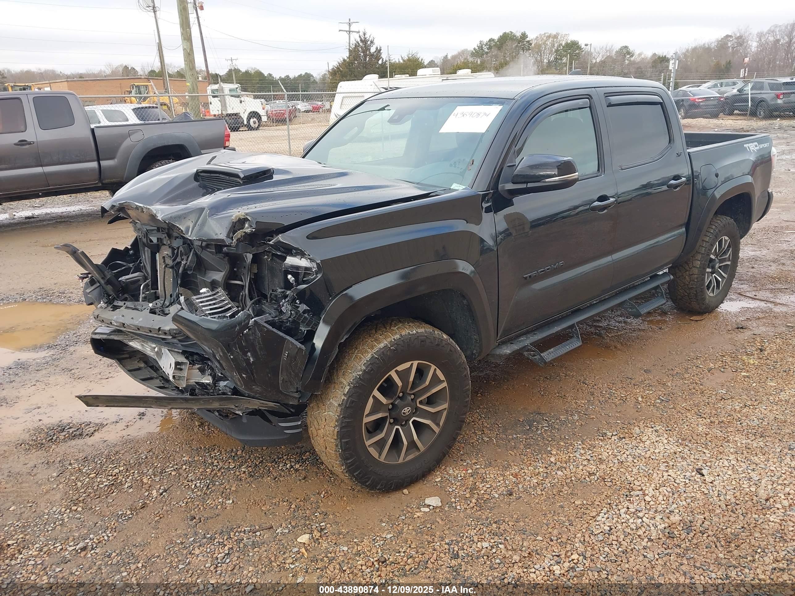 TOYOTA TACOMA image 2