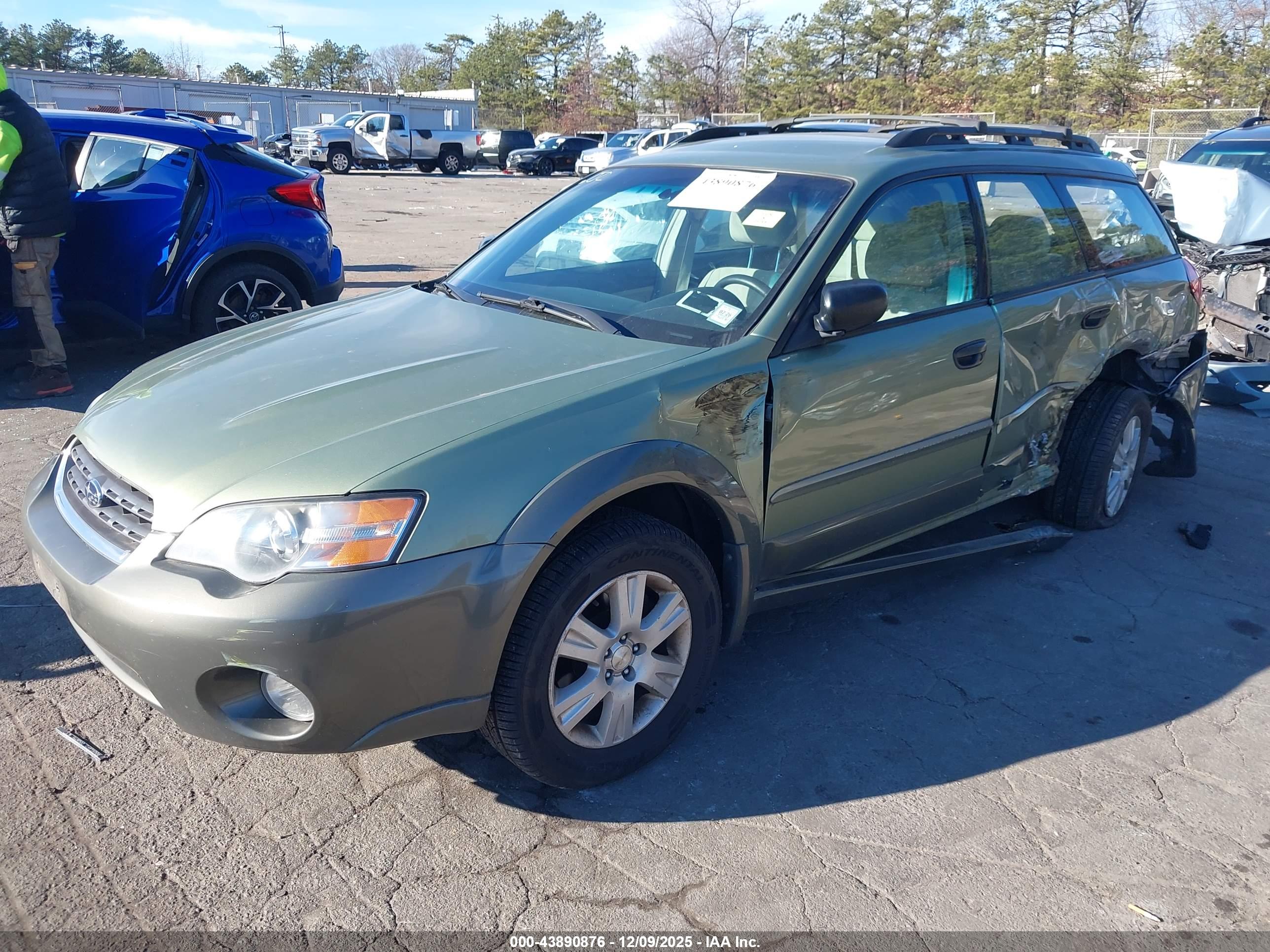 SUBARU OUTBACK image 2