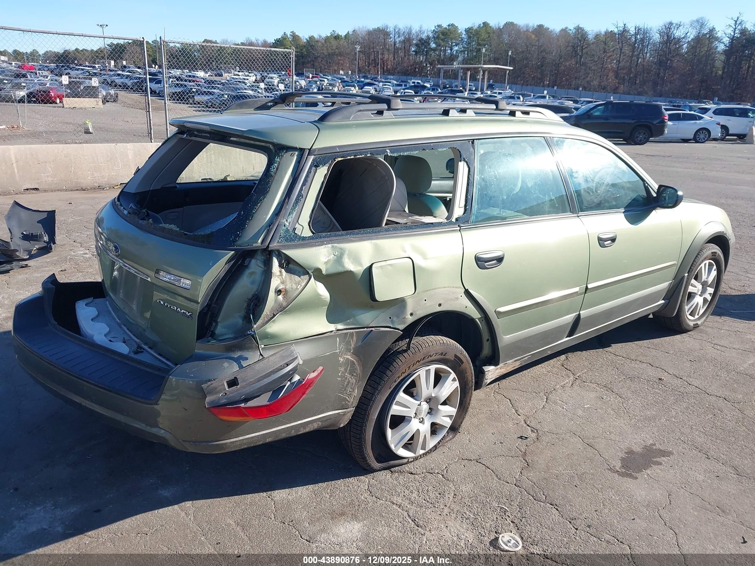 SUBARU OUTBACK image 4