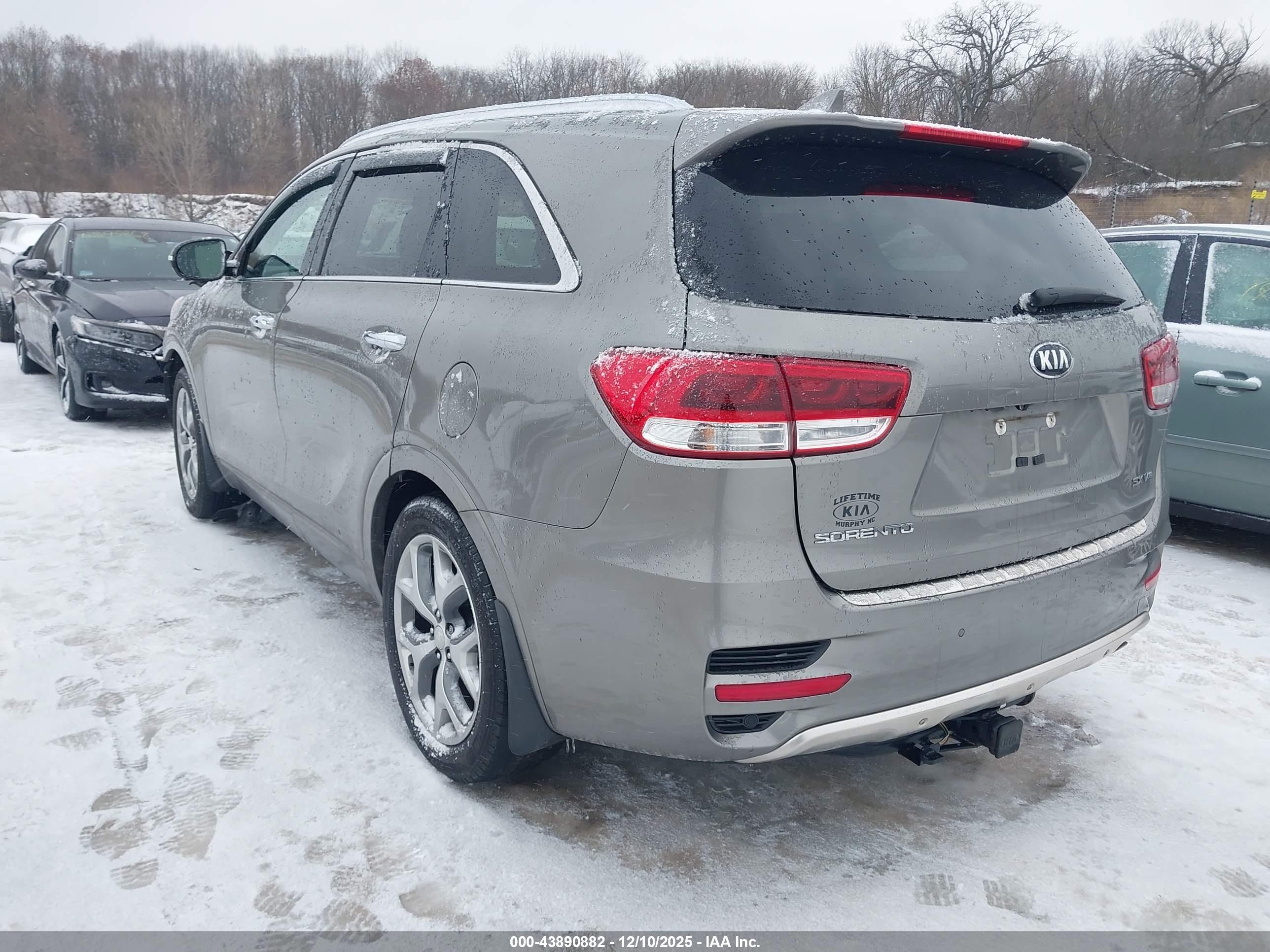 KIA SORENTO image 3
