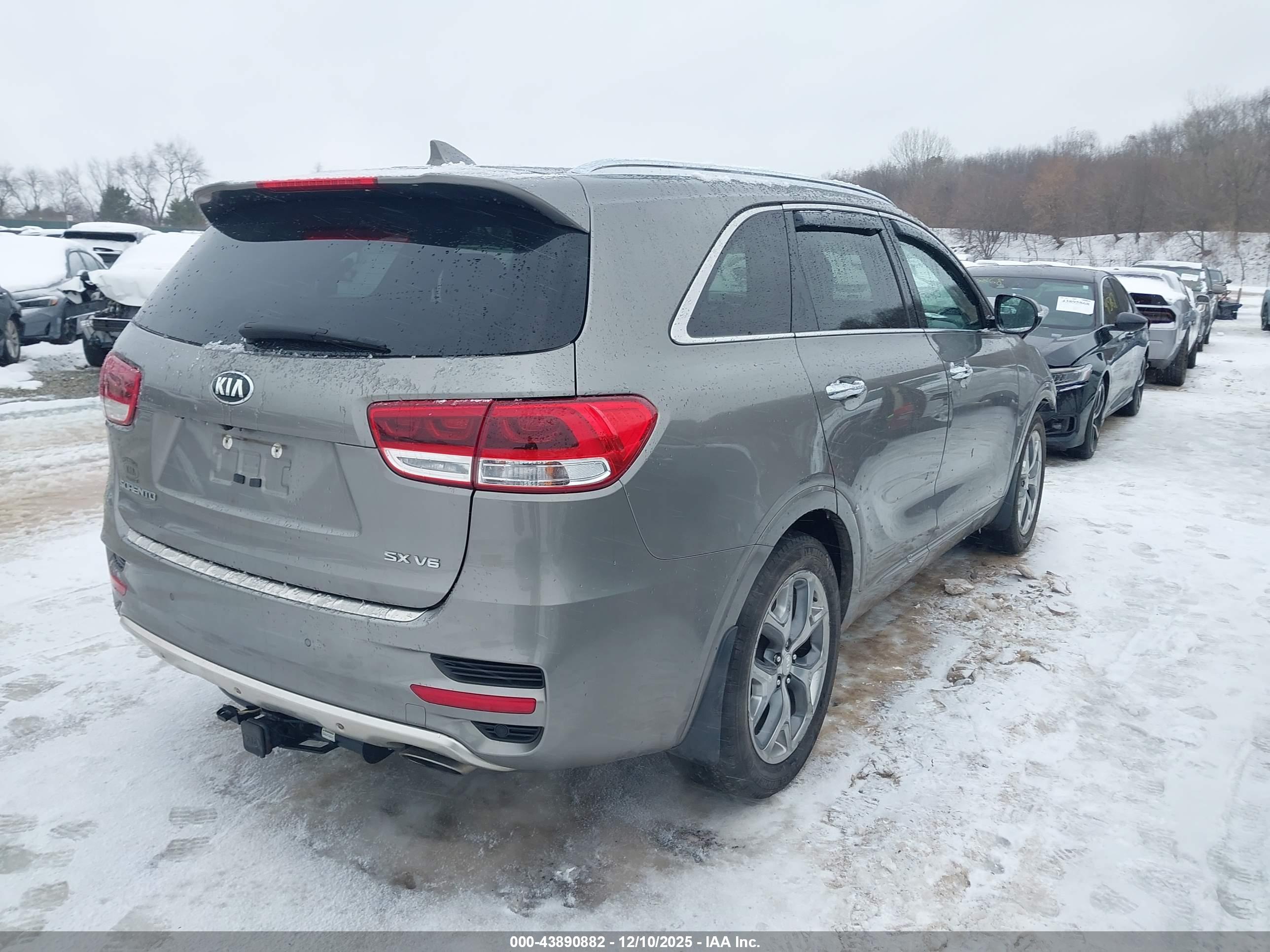 KIA SORENTO image 4