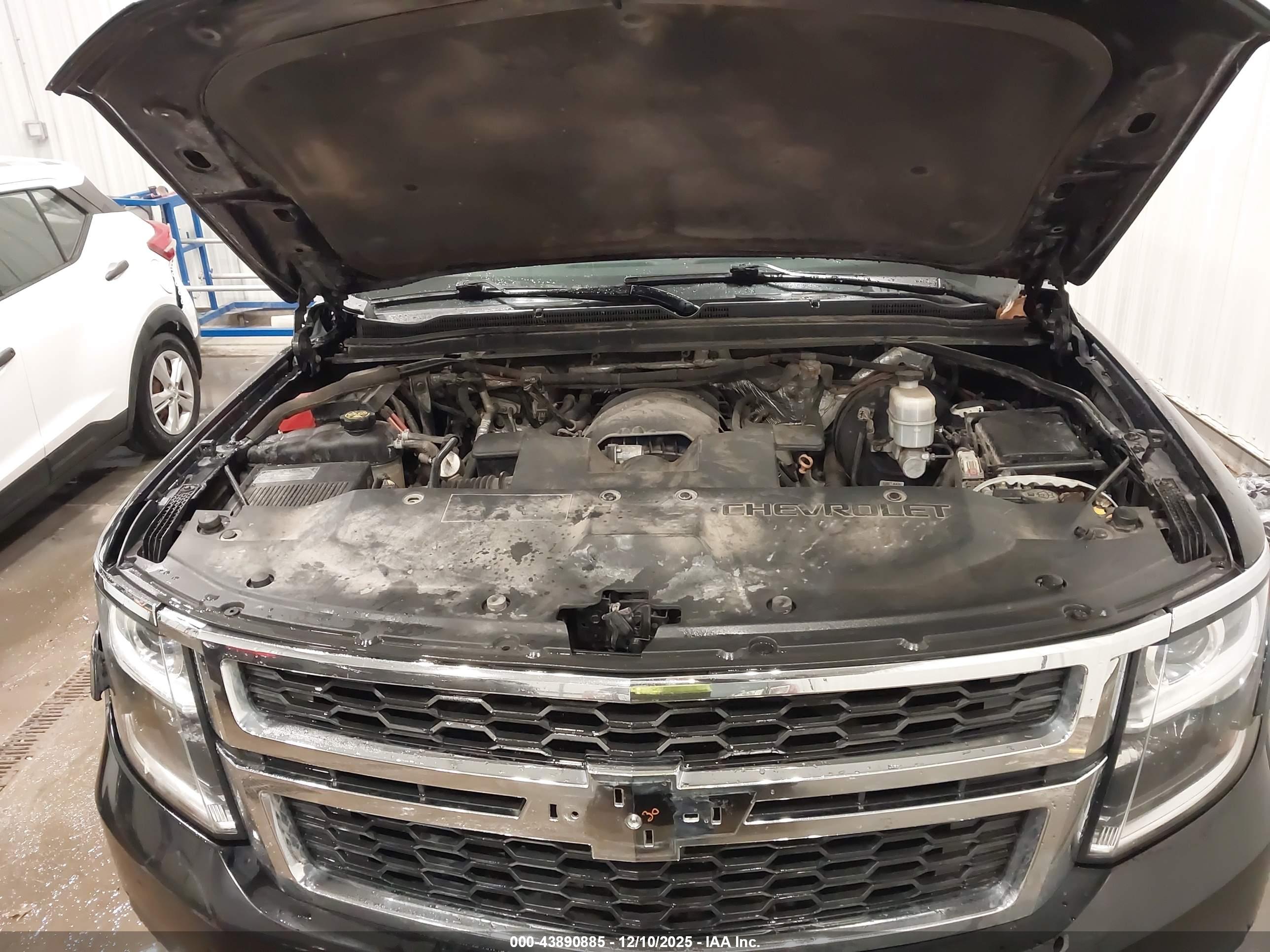 CHEVROLET TAHOE image 10