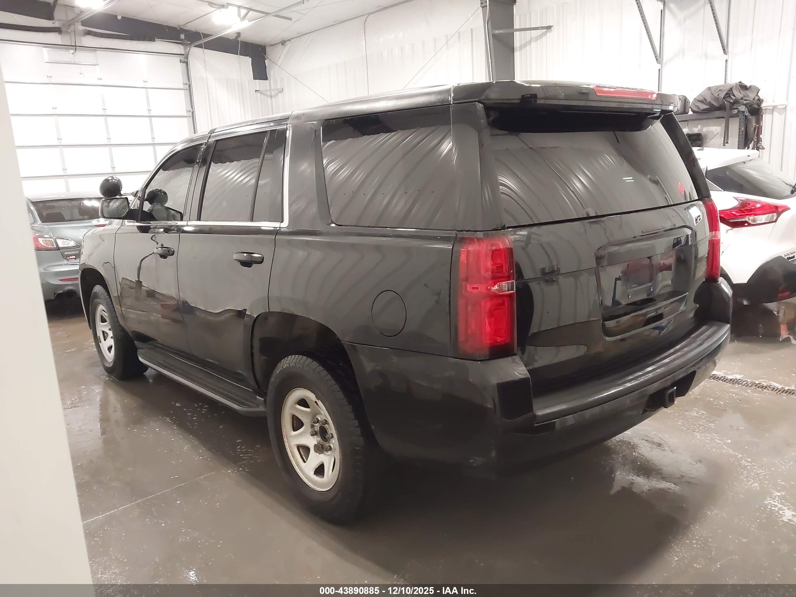 CHEVROLET TAHOE image 3