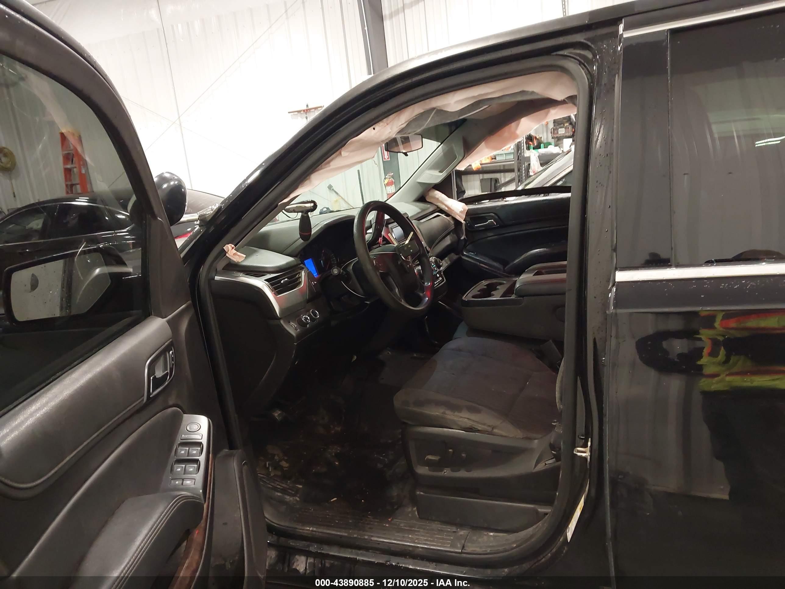CHEVROLET TAHOE image 5