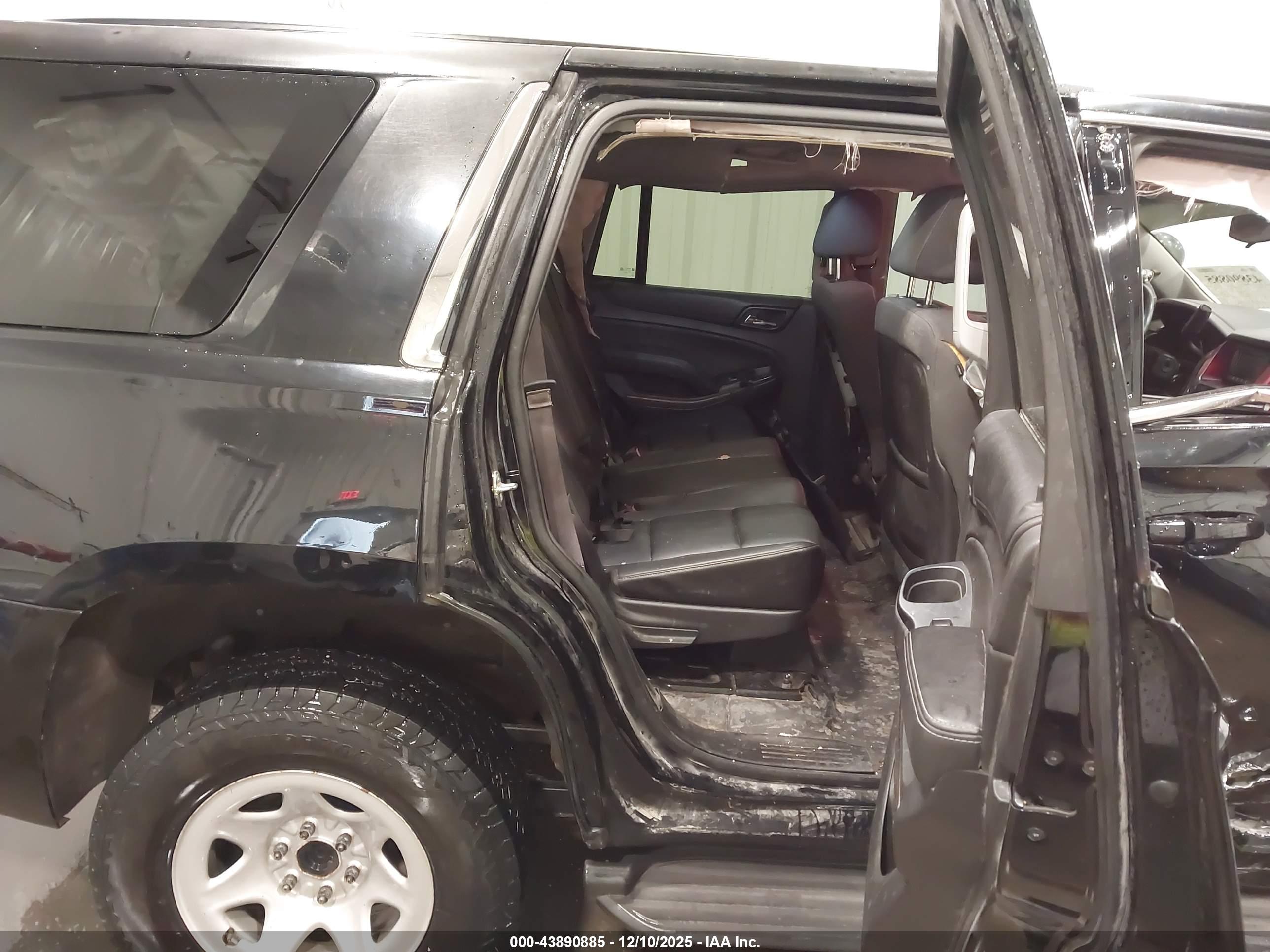CHEVROLET TAHOE image 8