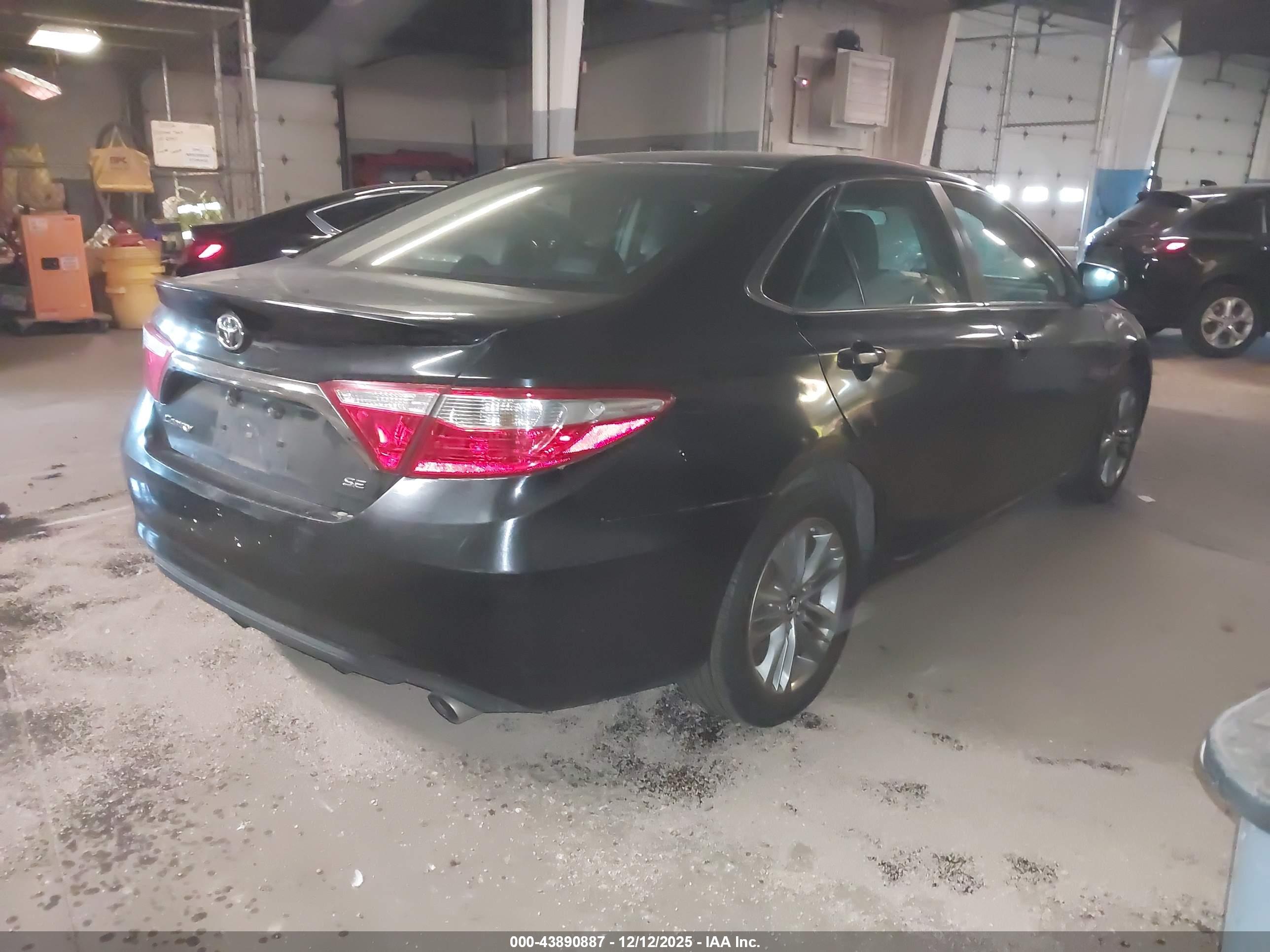 TOYOTA CAMRY image 4
