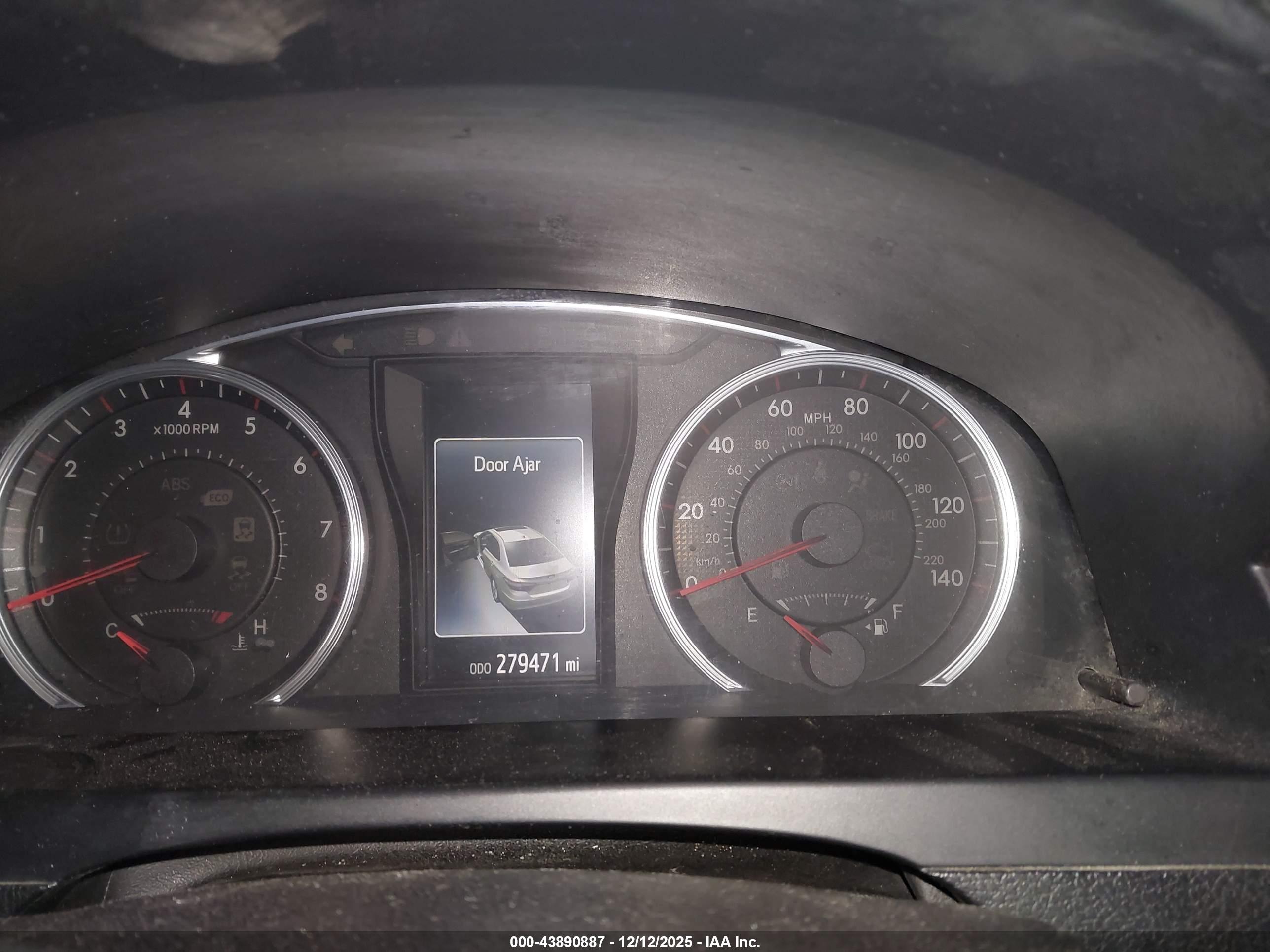 TOYOTA CAMRY image 7