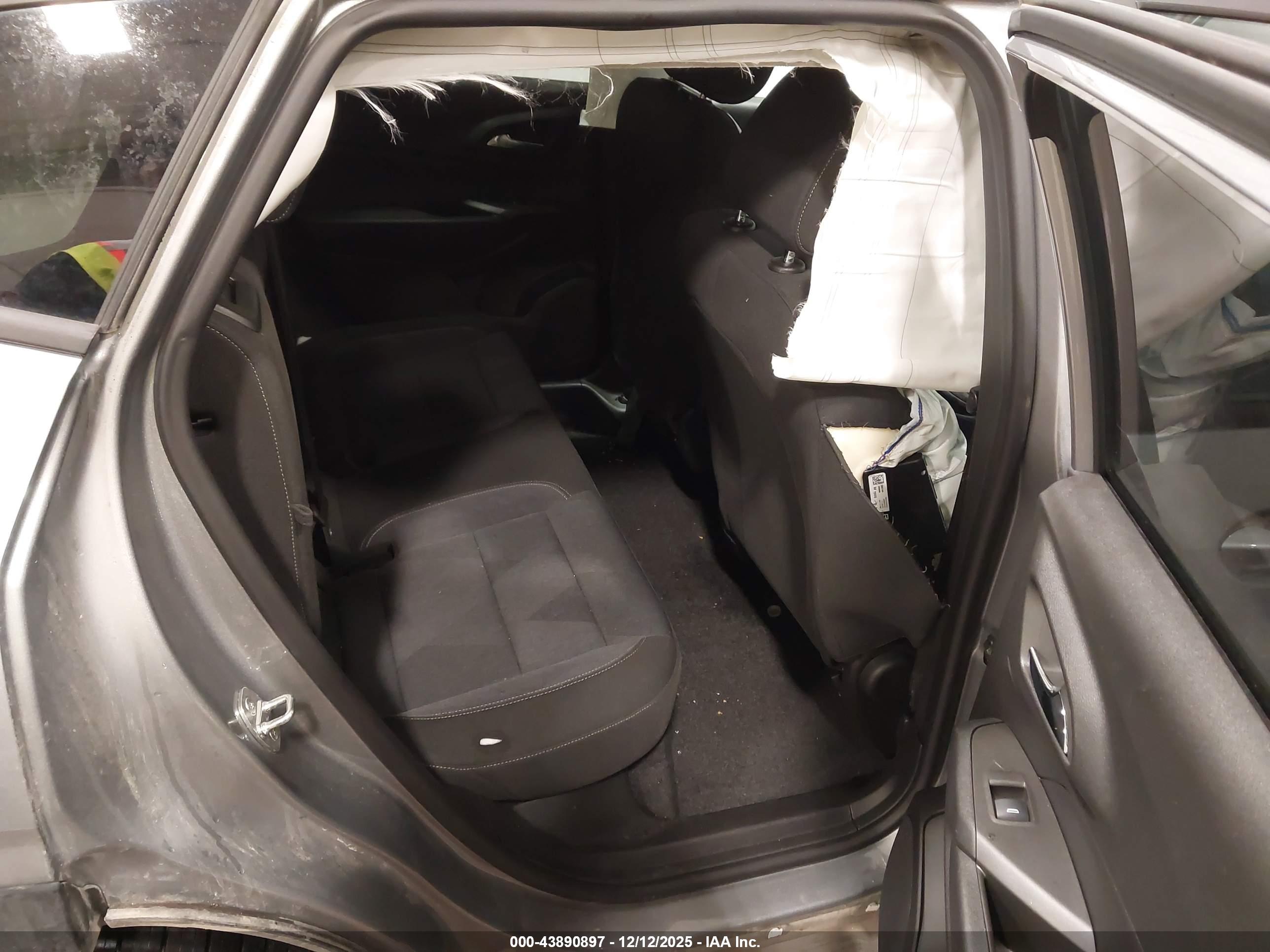 CHEVROLET TRAX image 8