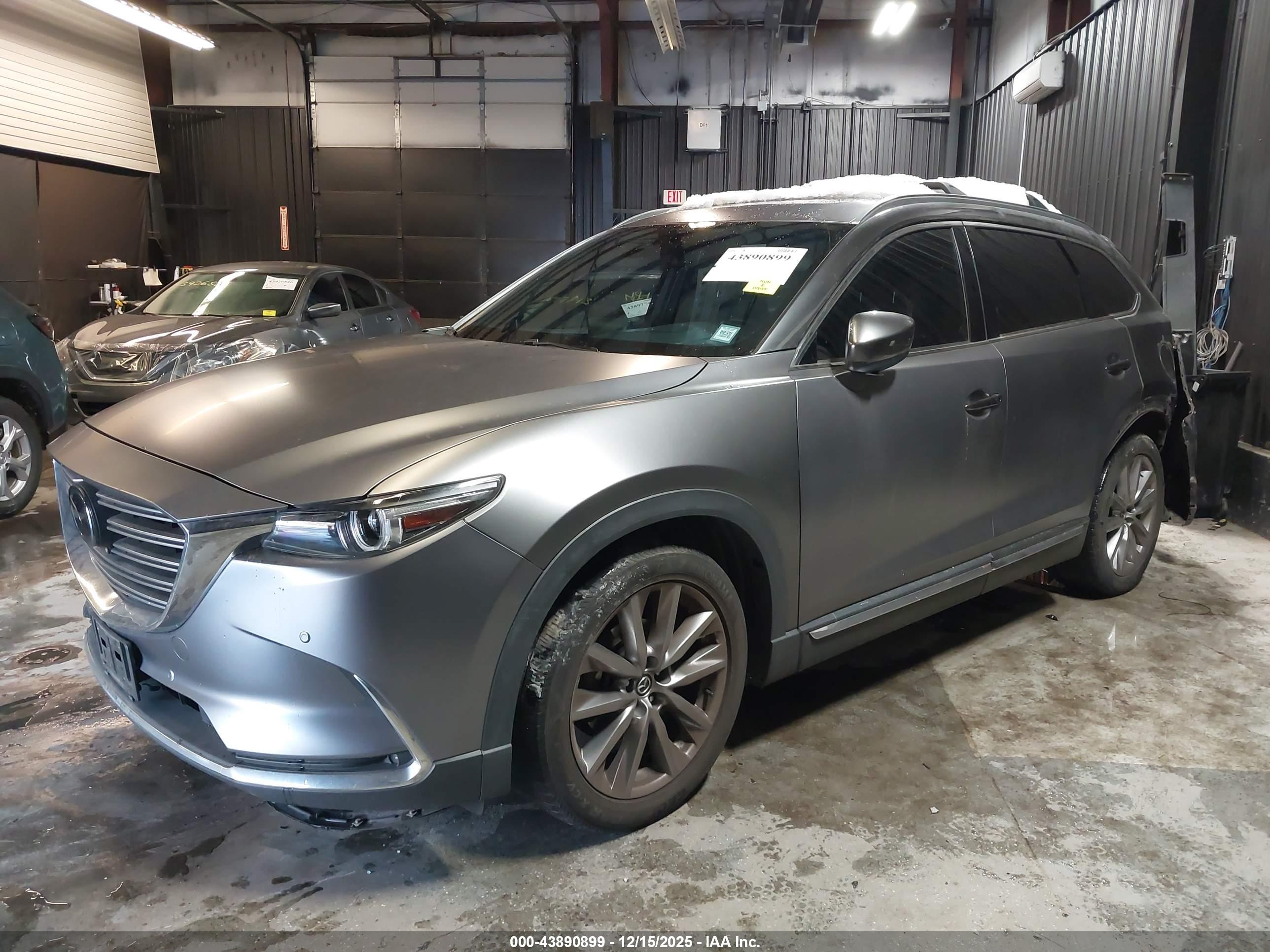 MAZDA CX-9 image 2