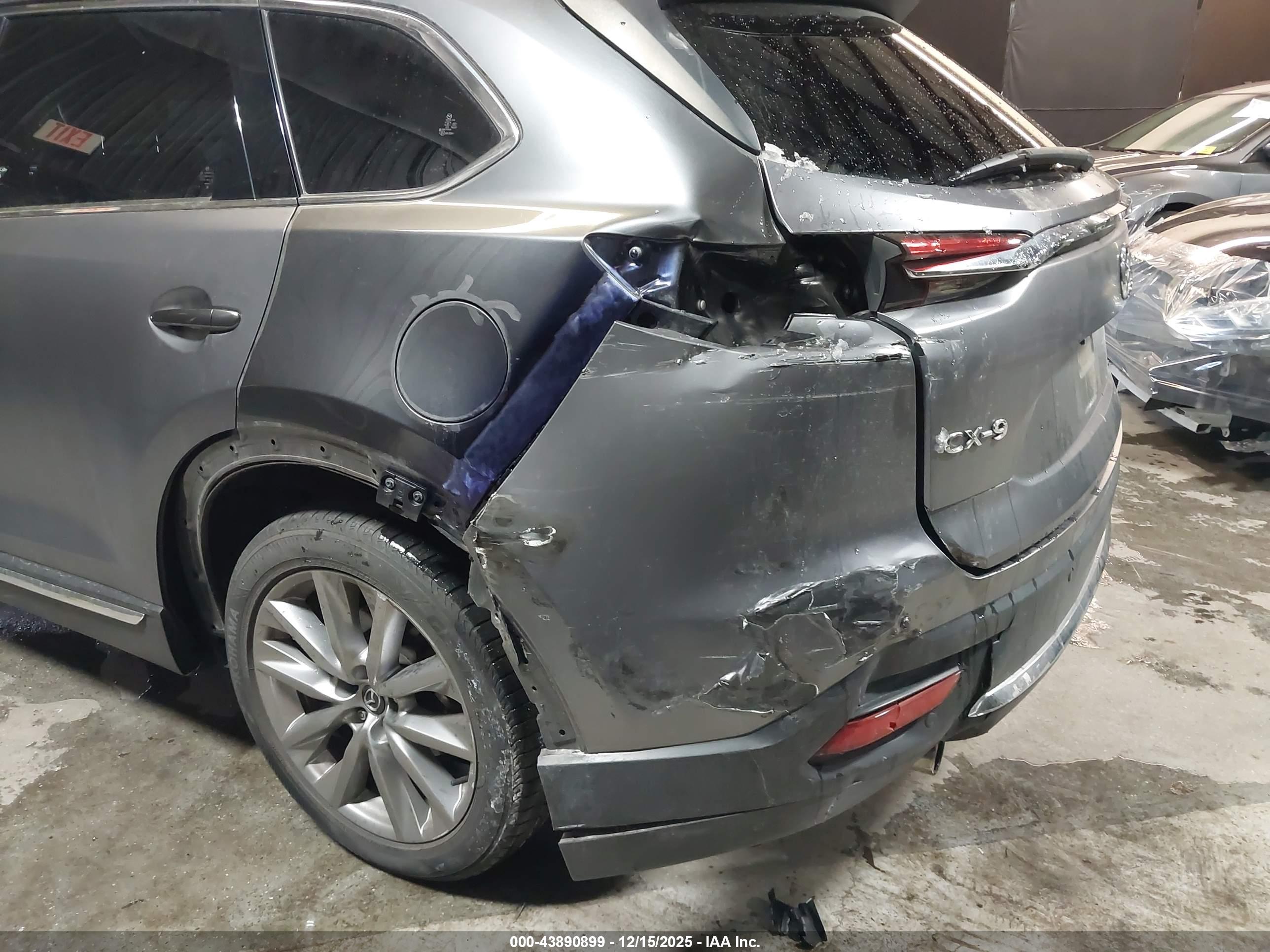 MAZDA CX-9 image 6