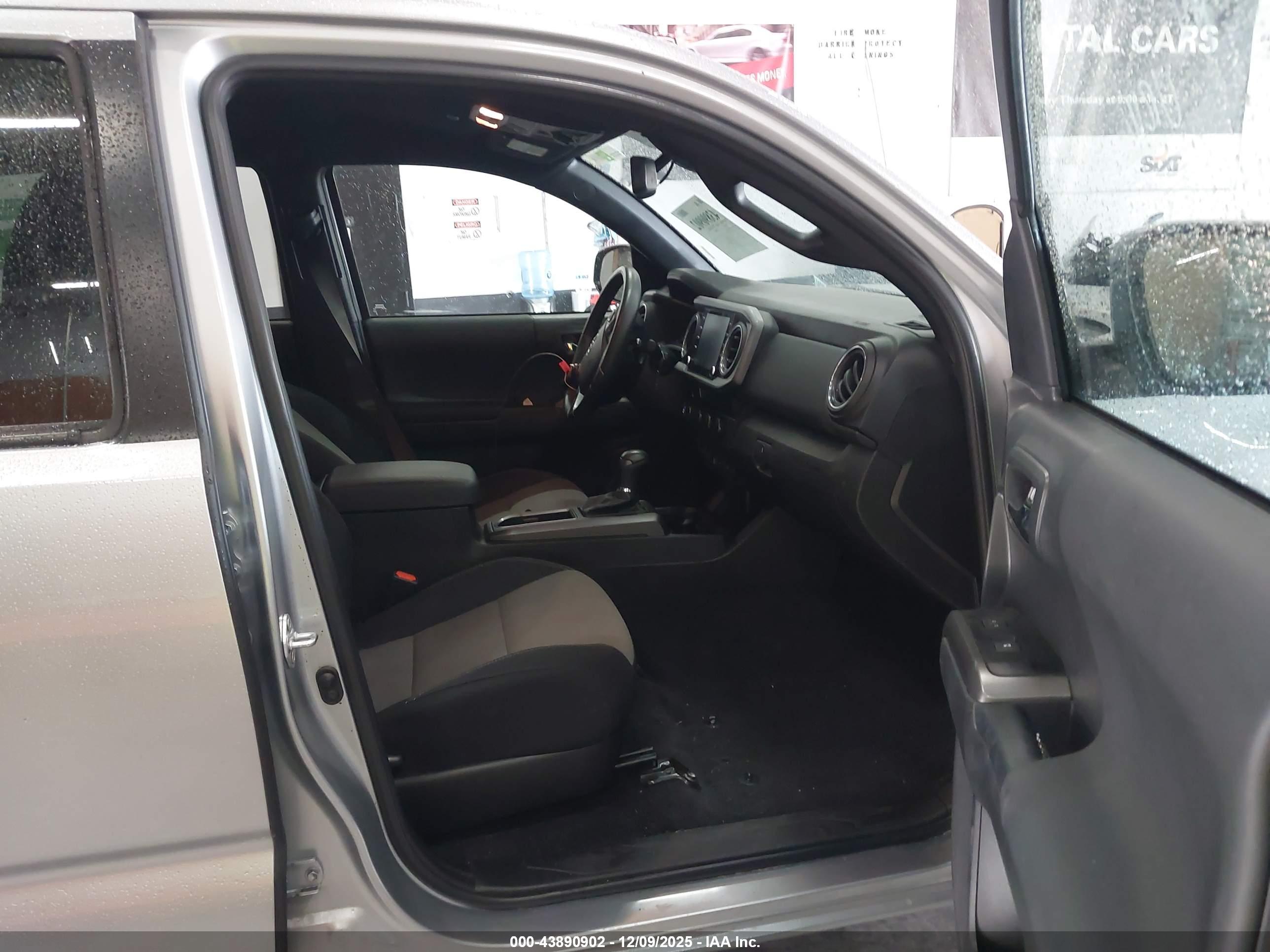 TOYOTA TACOMA image 5