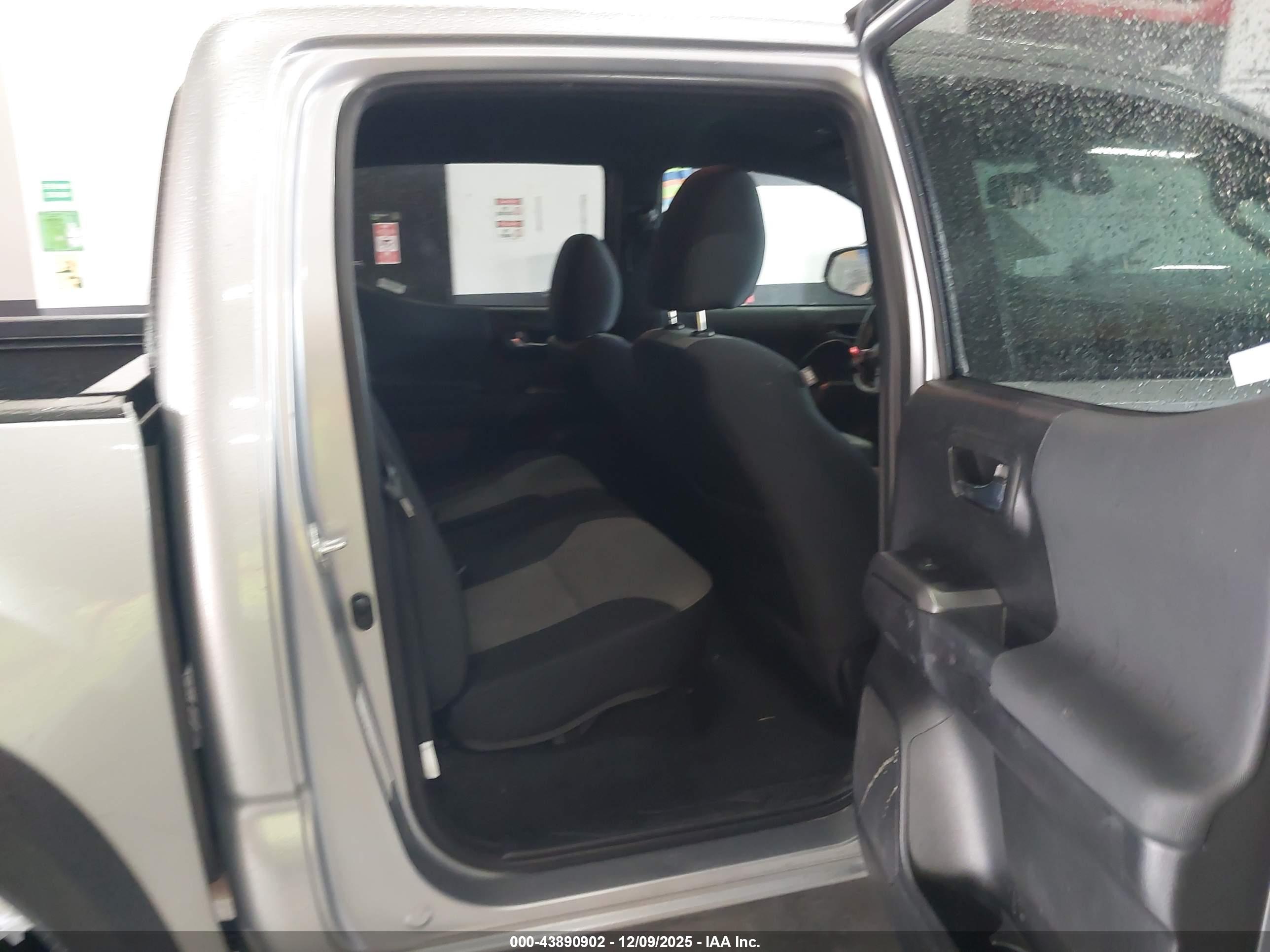 TOYOTA TACOMA image 8