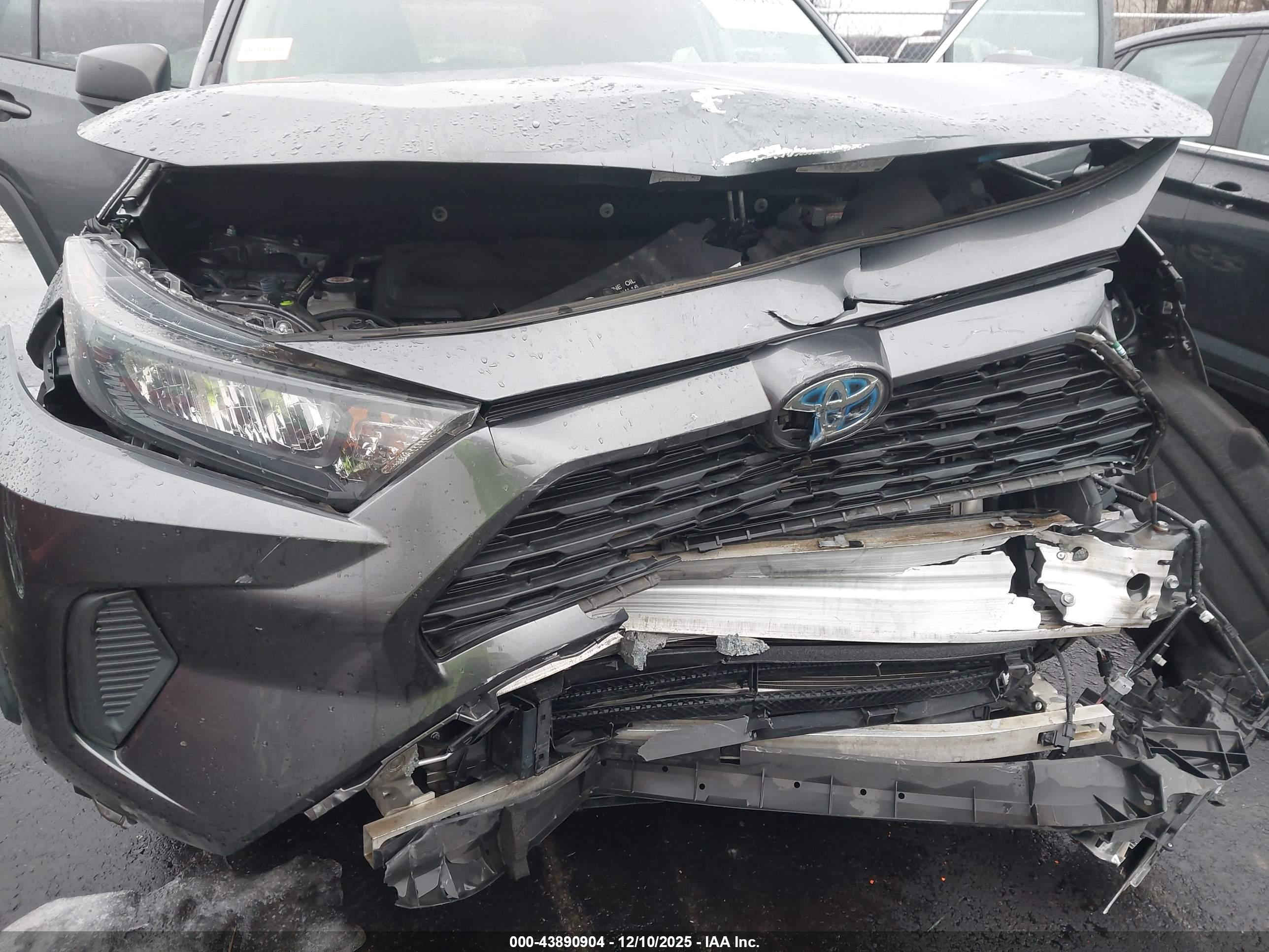 TOYOTA RAV4 image 6