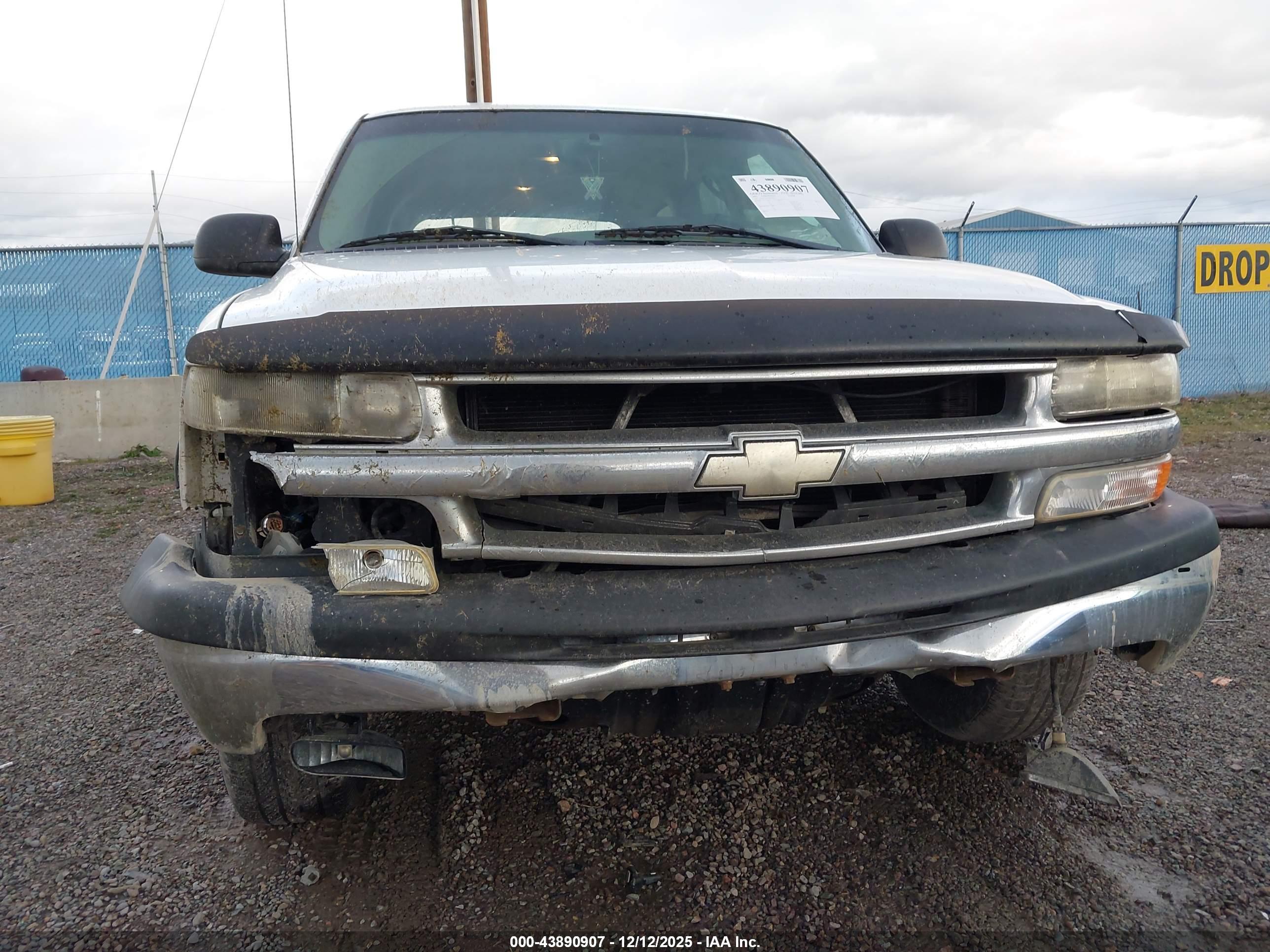 CHEVROLET TAHOE image 6