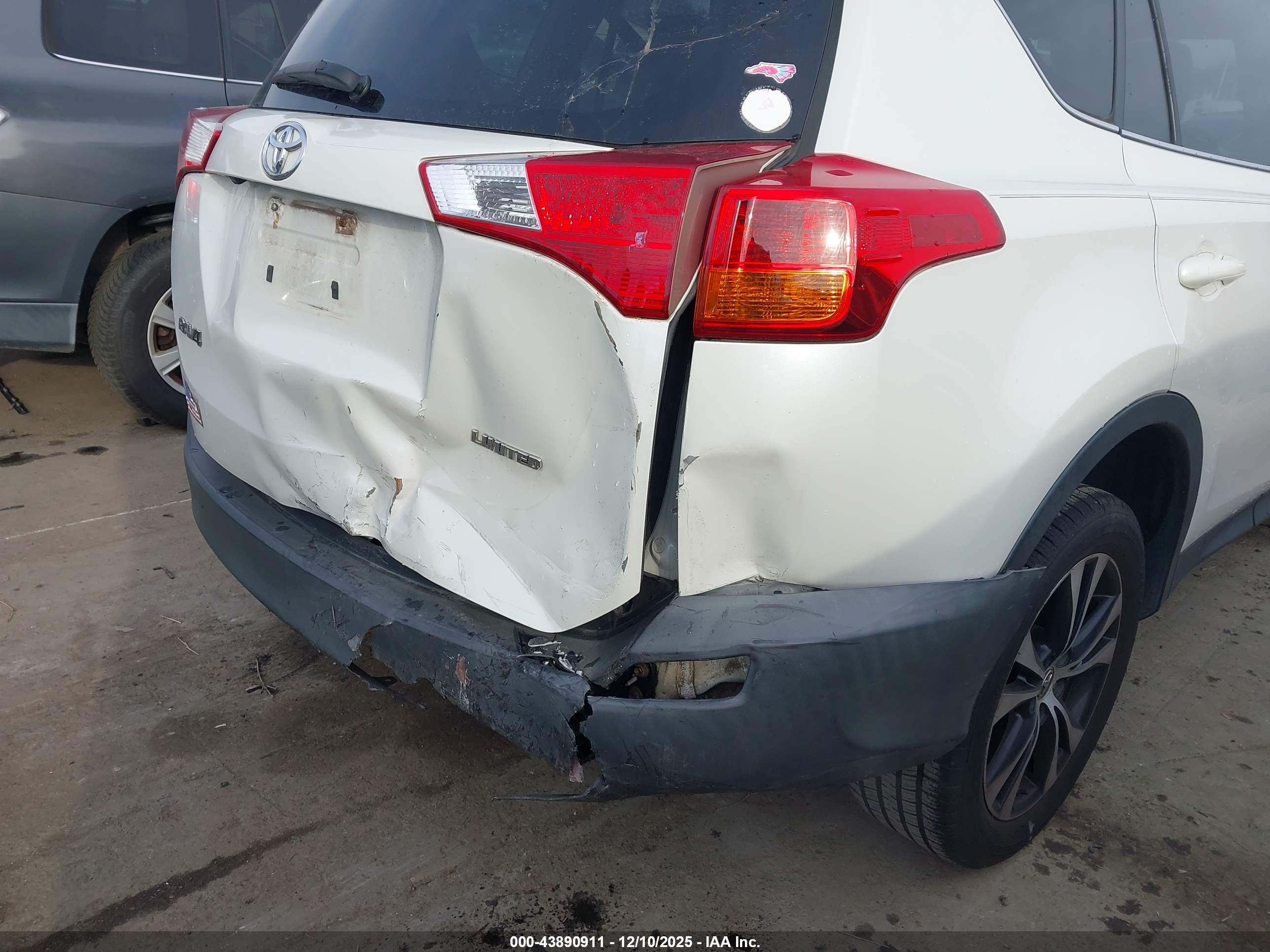 TOYOTA RAV4 image 6