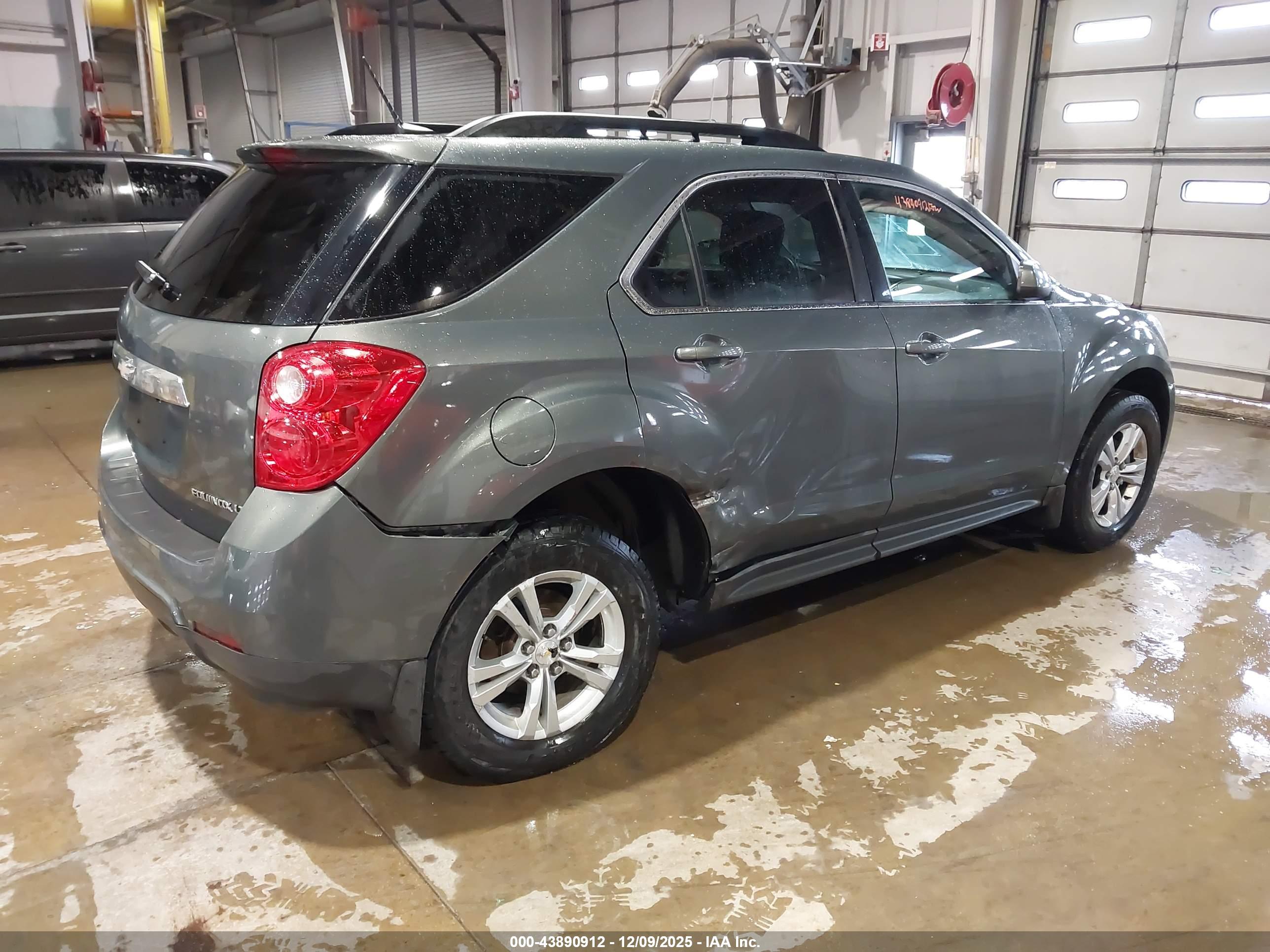 CHEVROLET EQUINOX image 4