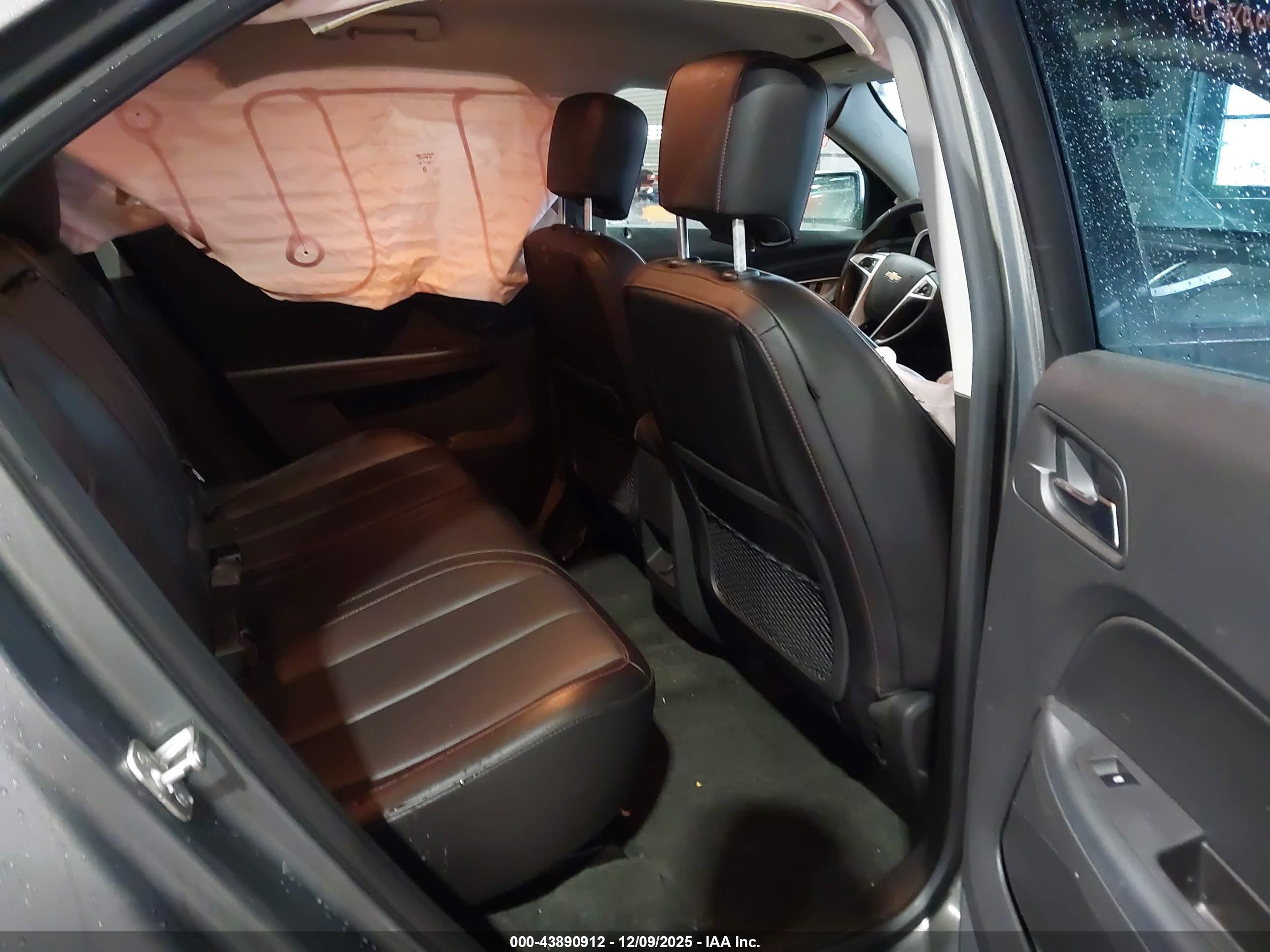CHEVROLET EQUINOX image 8