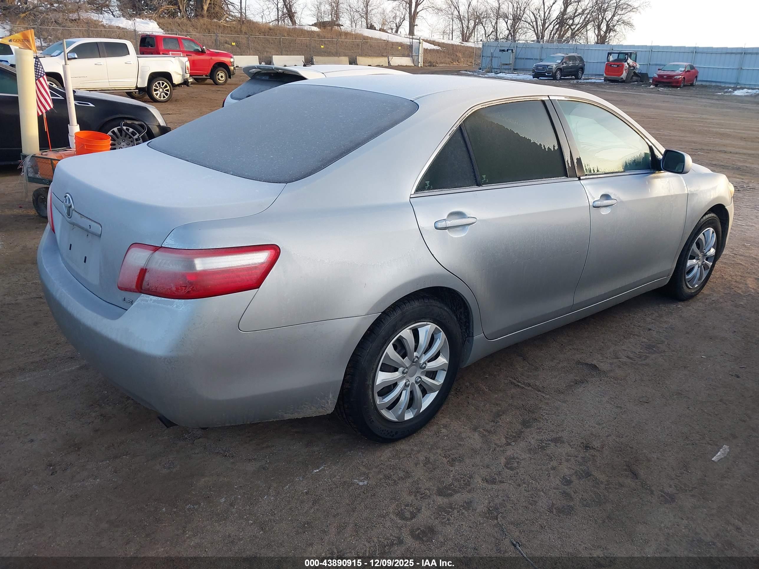TOYOTA CAMRY image 4