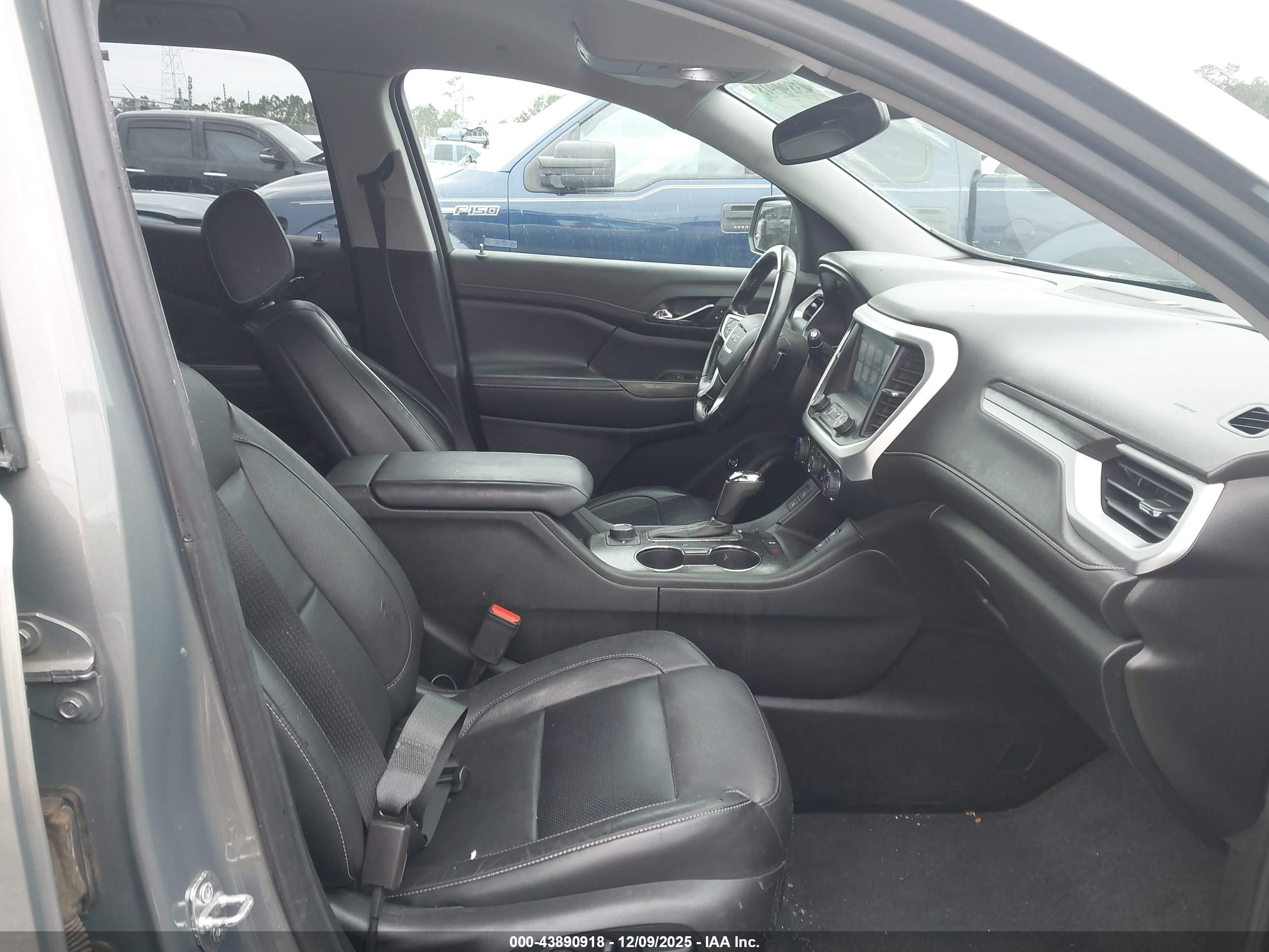 GMC ACADIA image 5