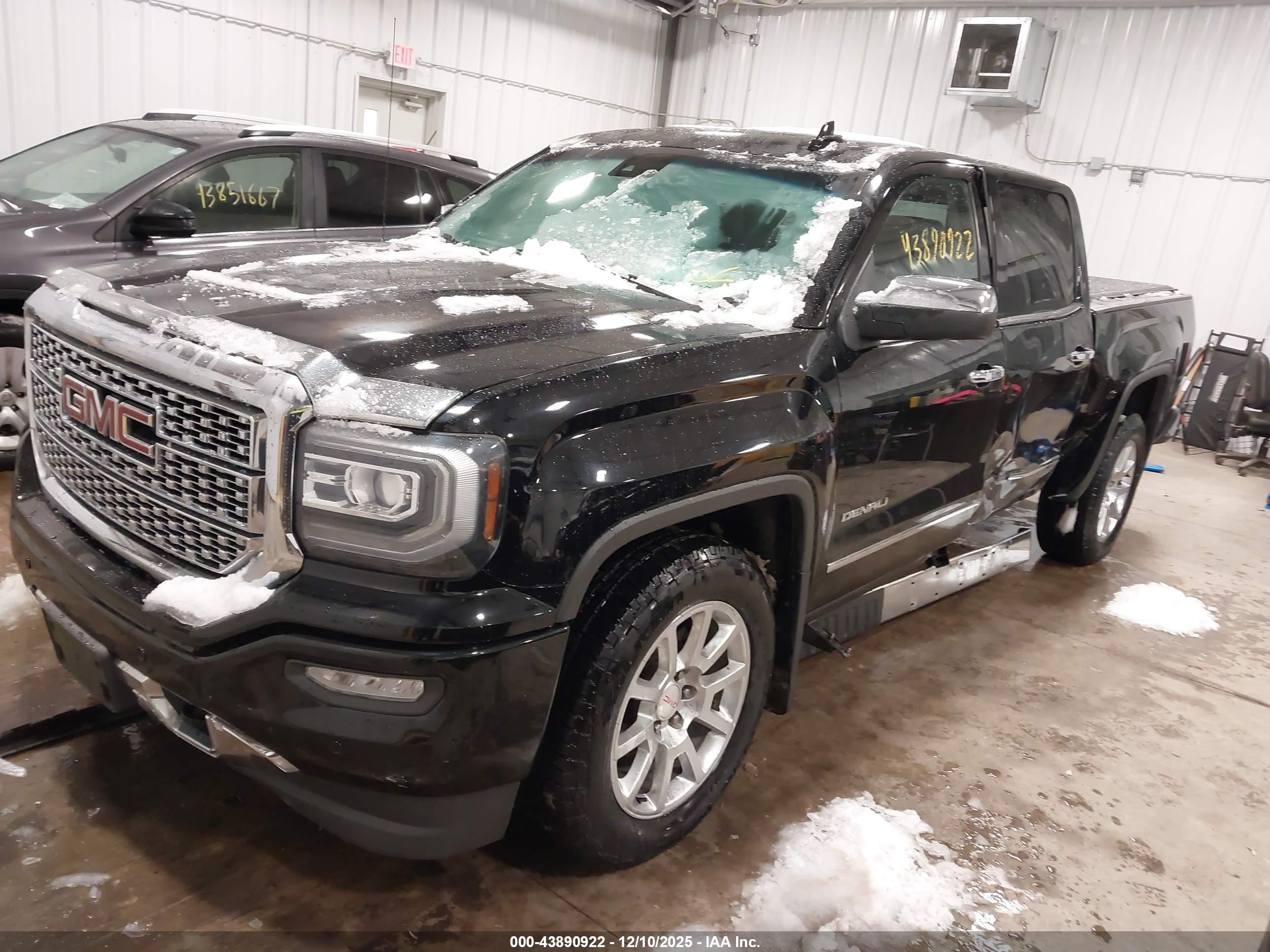 GMC SIERRA image 2