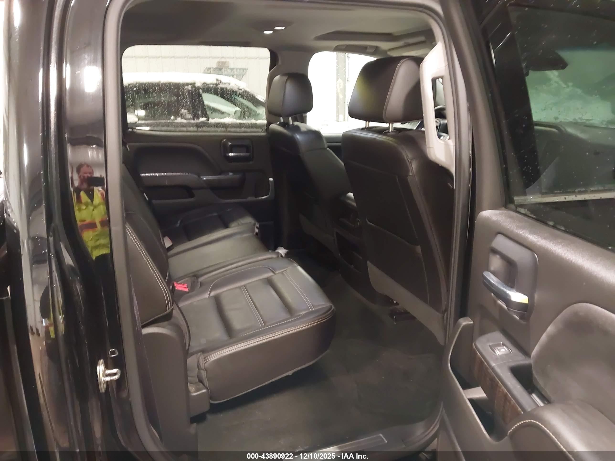 GMC SIERRA image 8