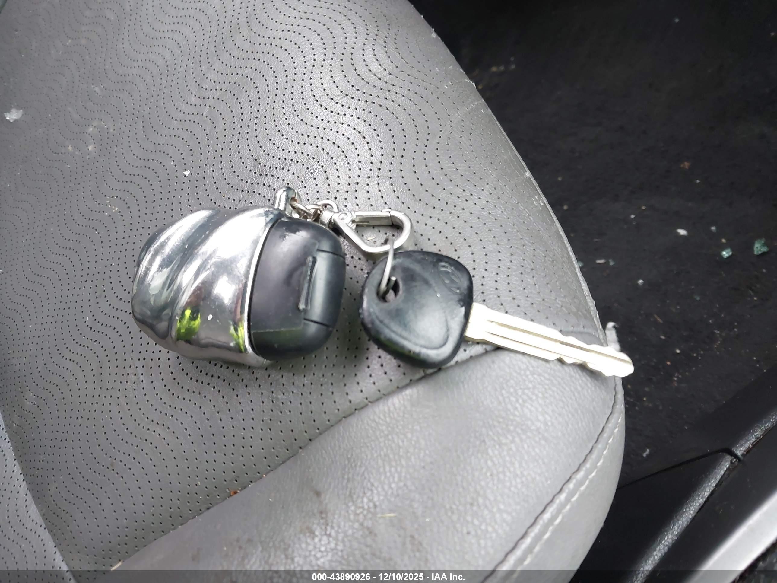 HYUNDAI ELANTRA image 11
