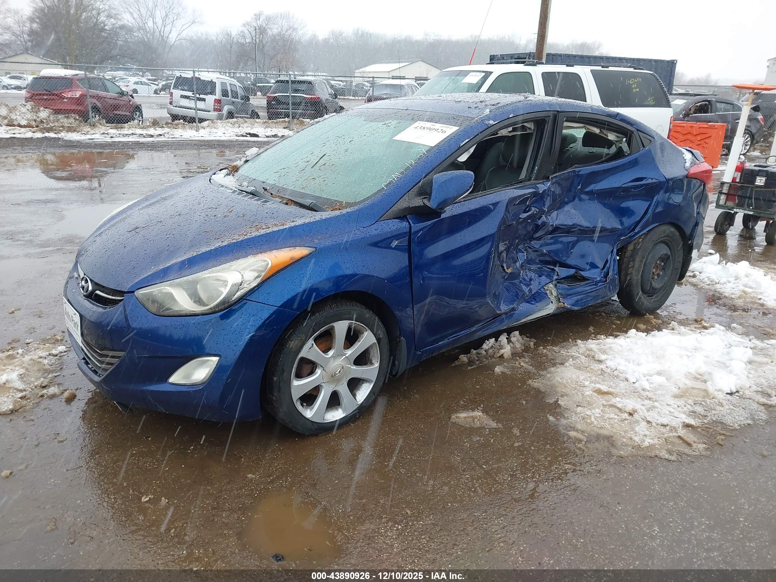 HYUNDAI ELANTRA image 2