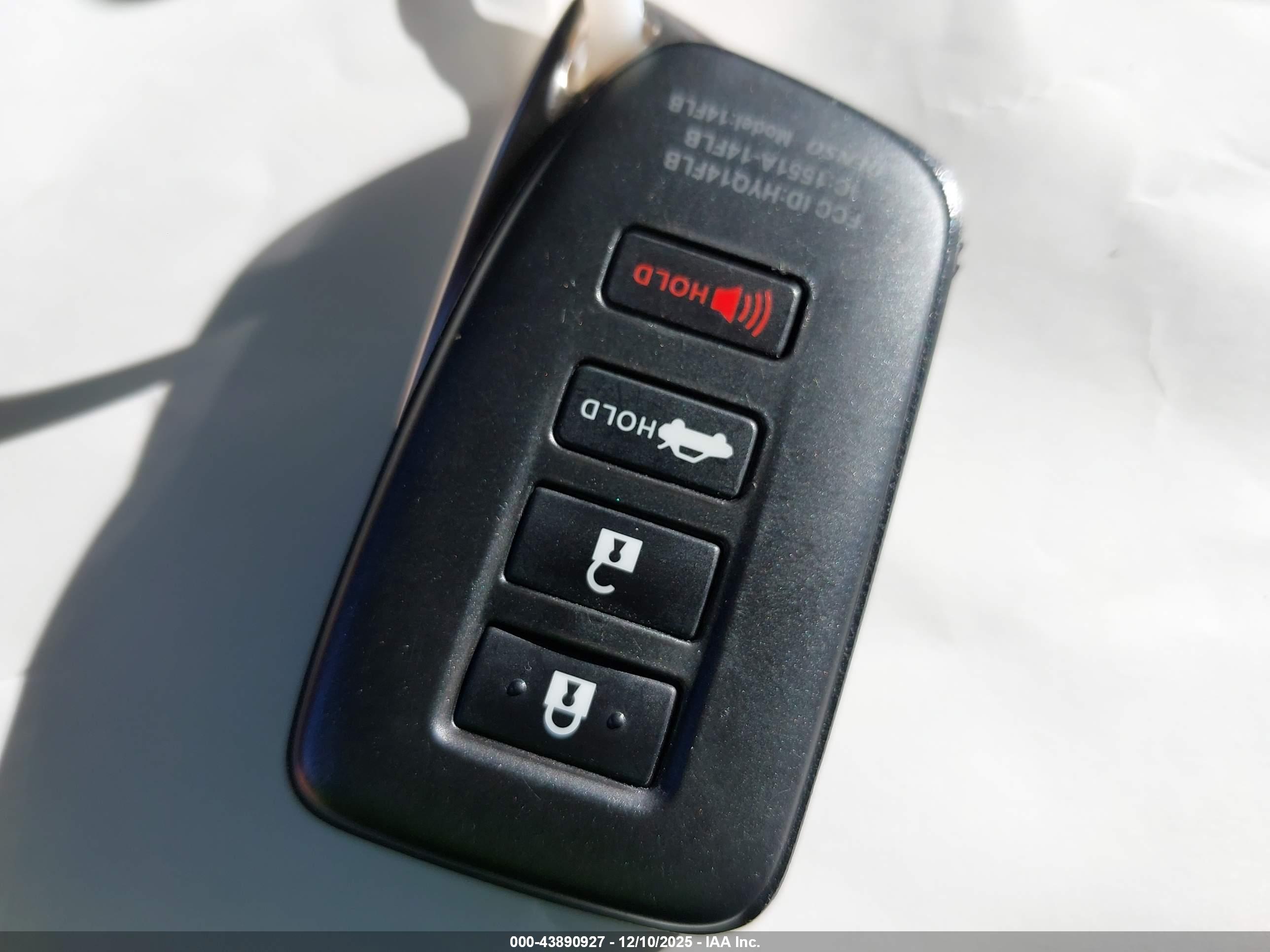 LEXUS IS image 11