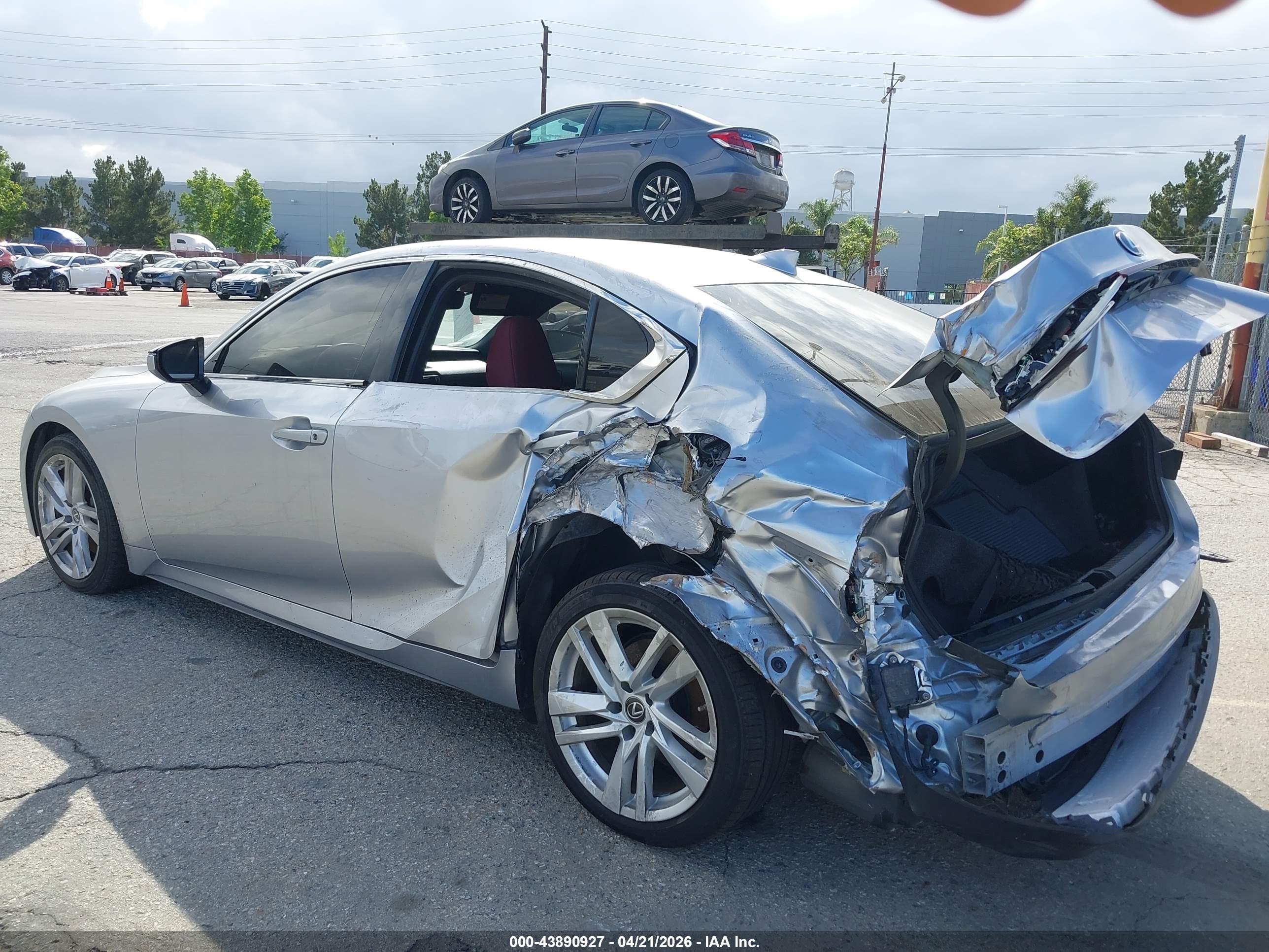 LEXUS IS image 3