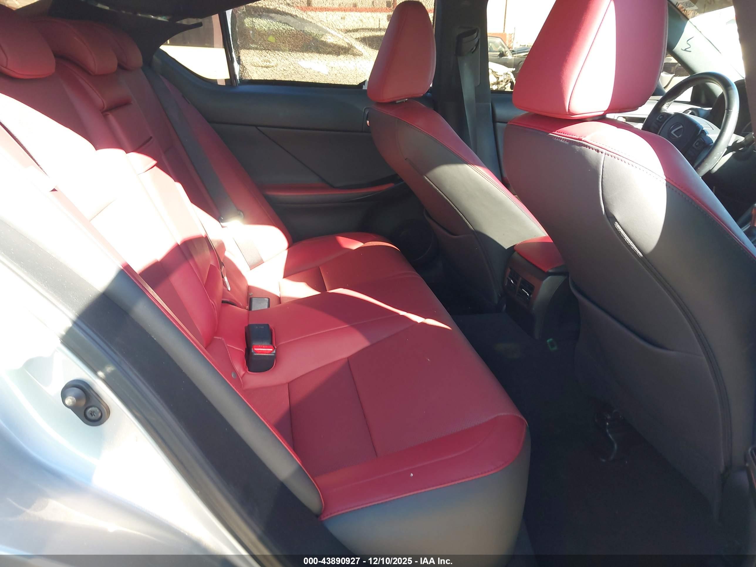 LEXUS IS image 8