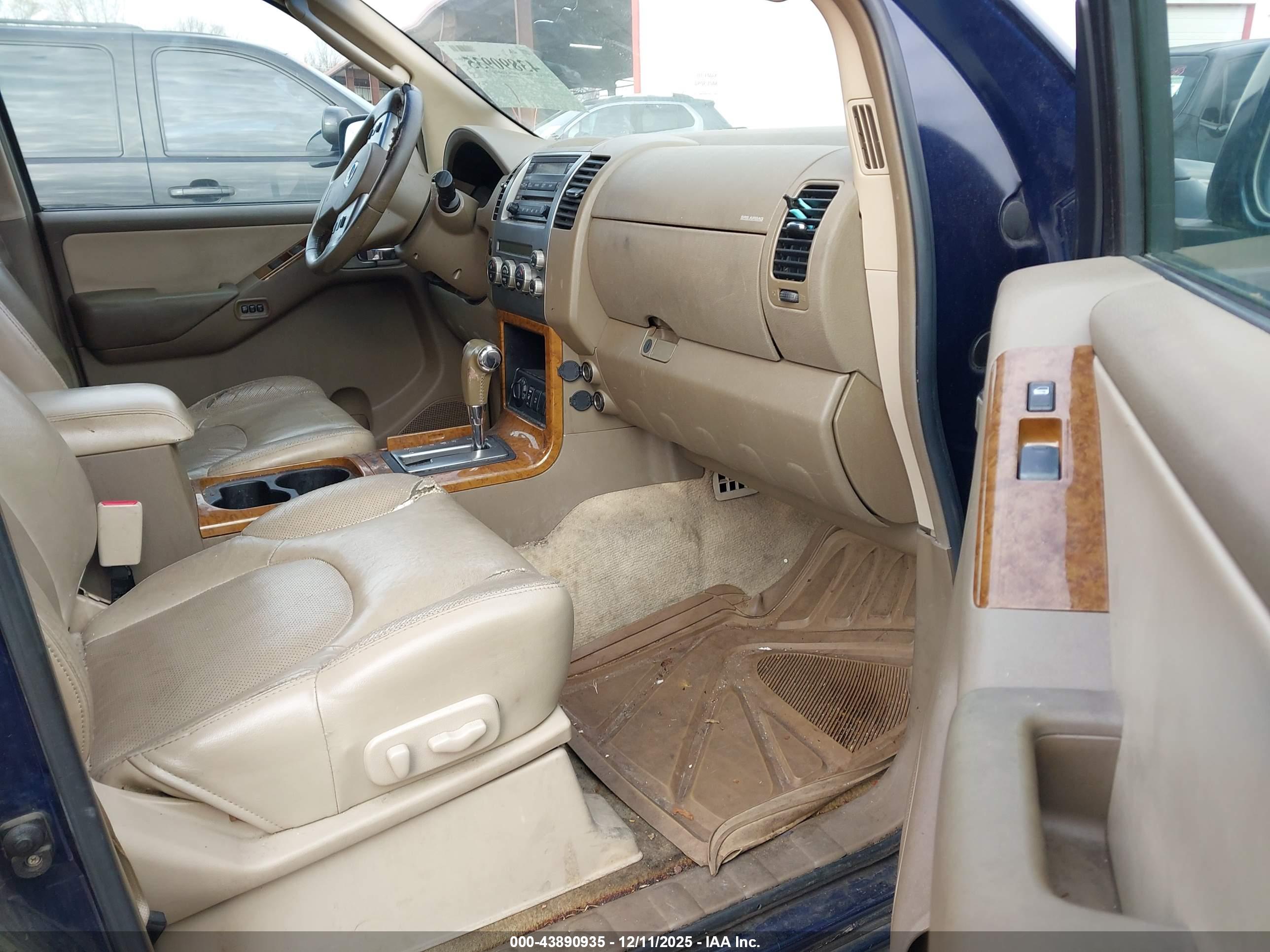 NISSAN PATHFINDER image 5