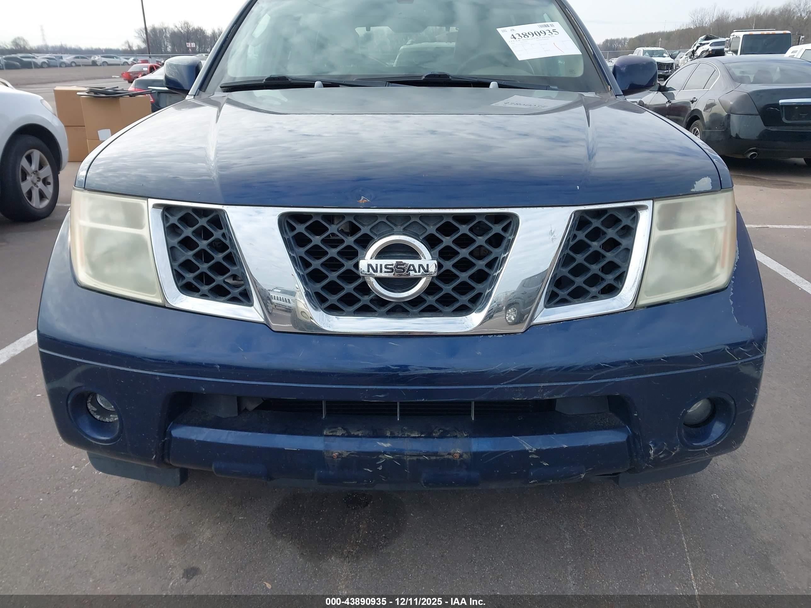 NISSAN PATHFINDER image 6