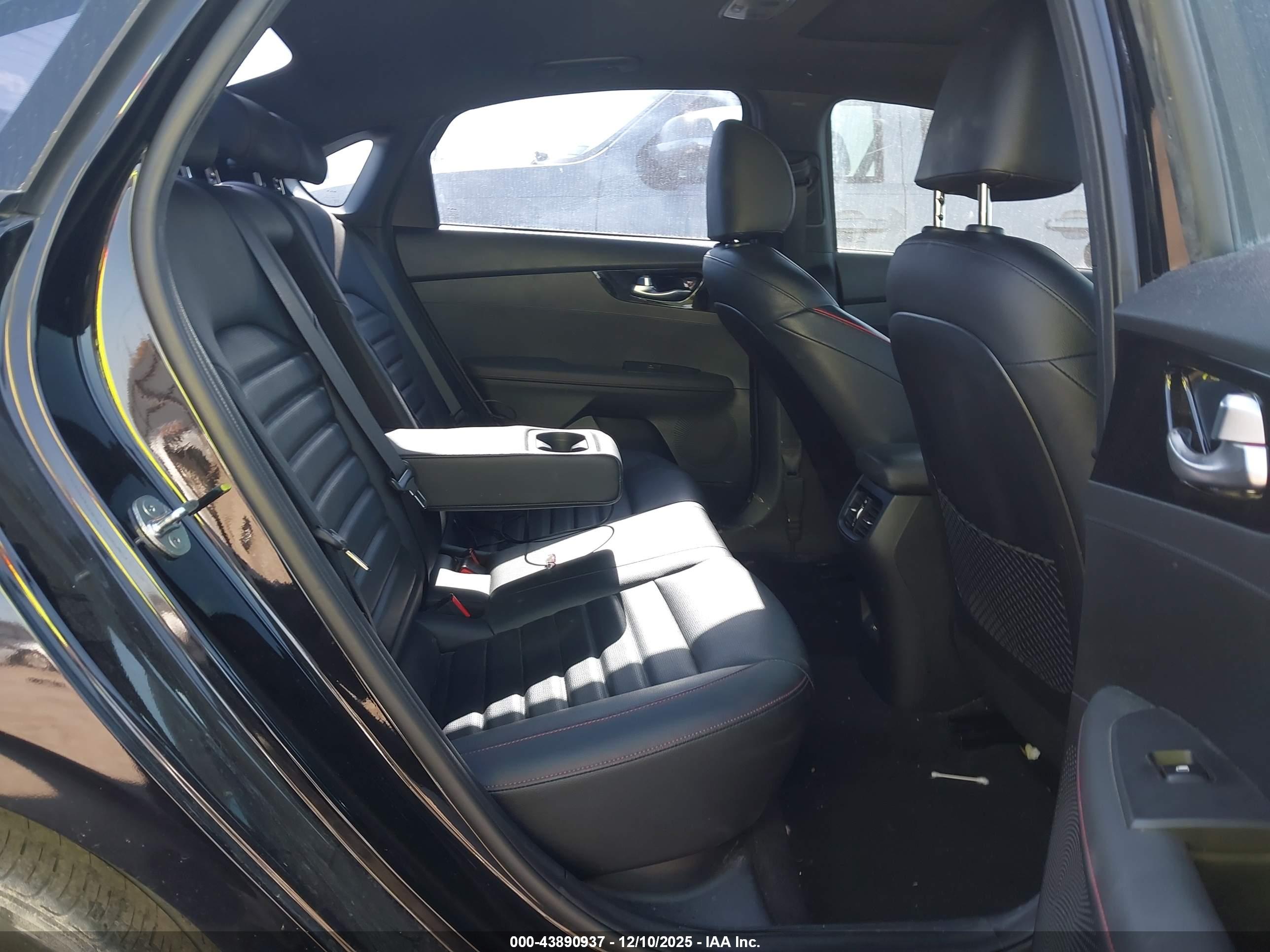 KIA FORTE image 8